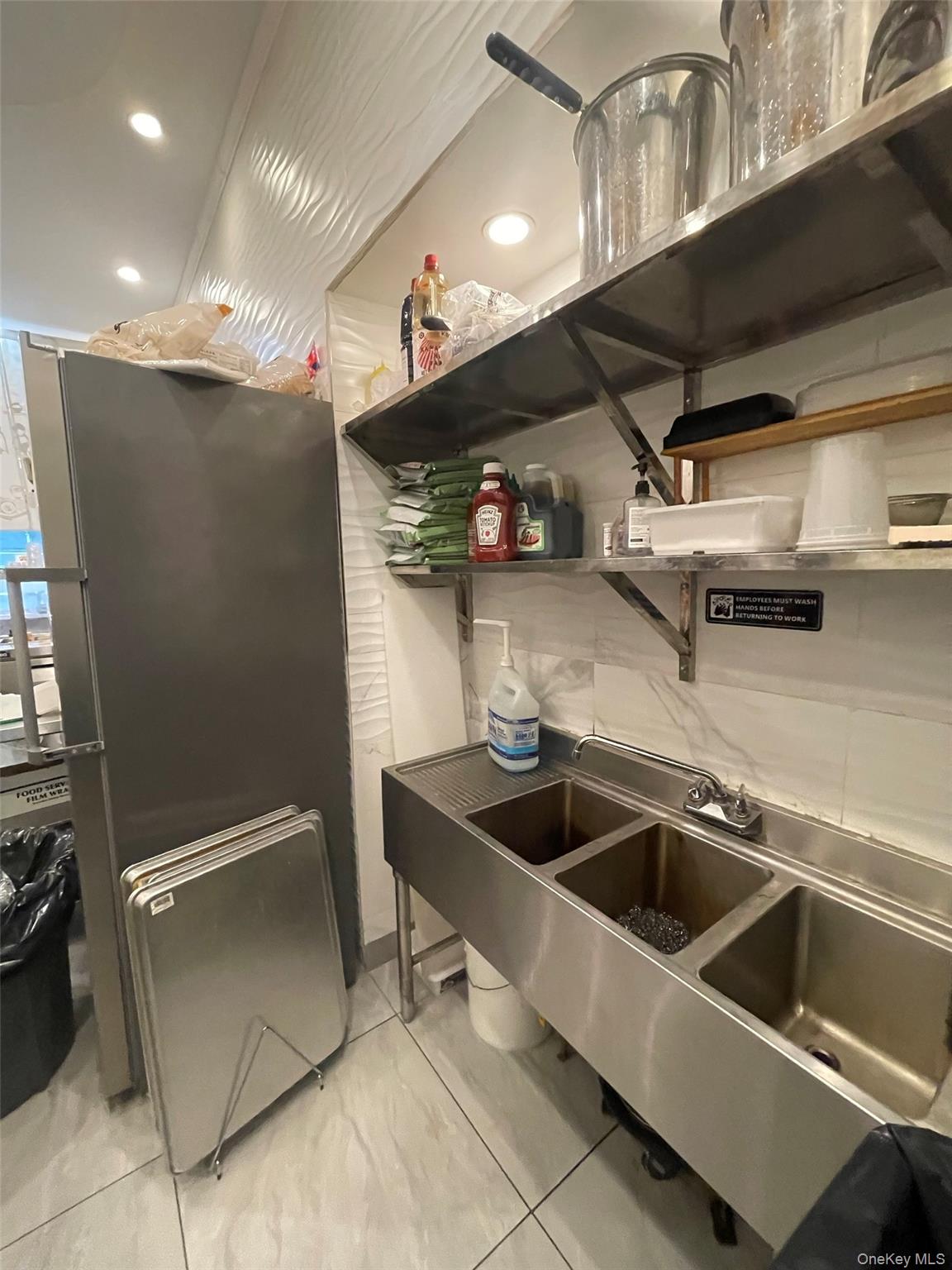 790 Manhattan Avenue Property Photo 11