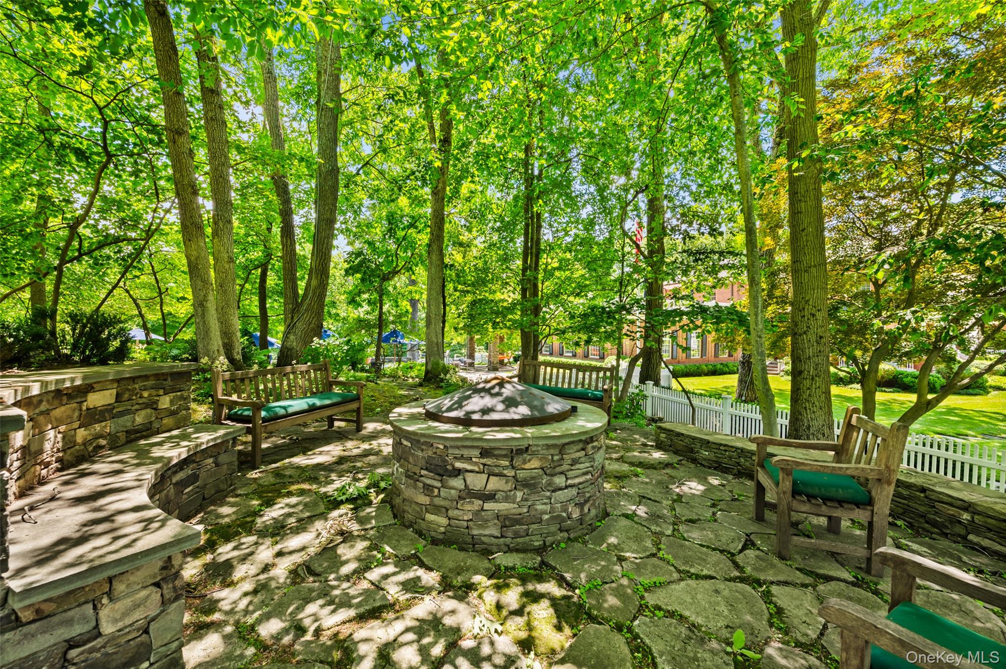 24 Trails End Property Photo 37