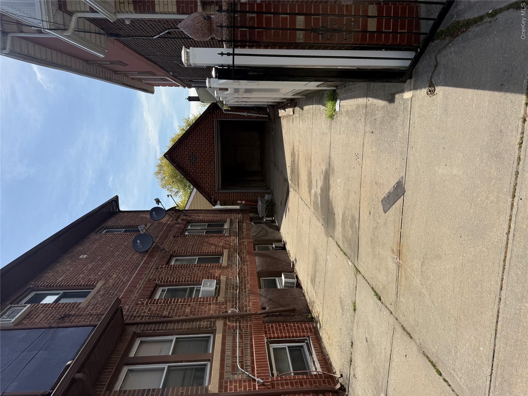 13515 127th Street Property Photo 4