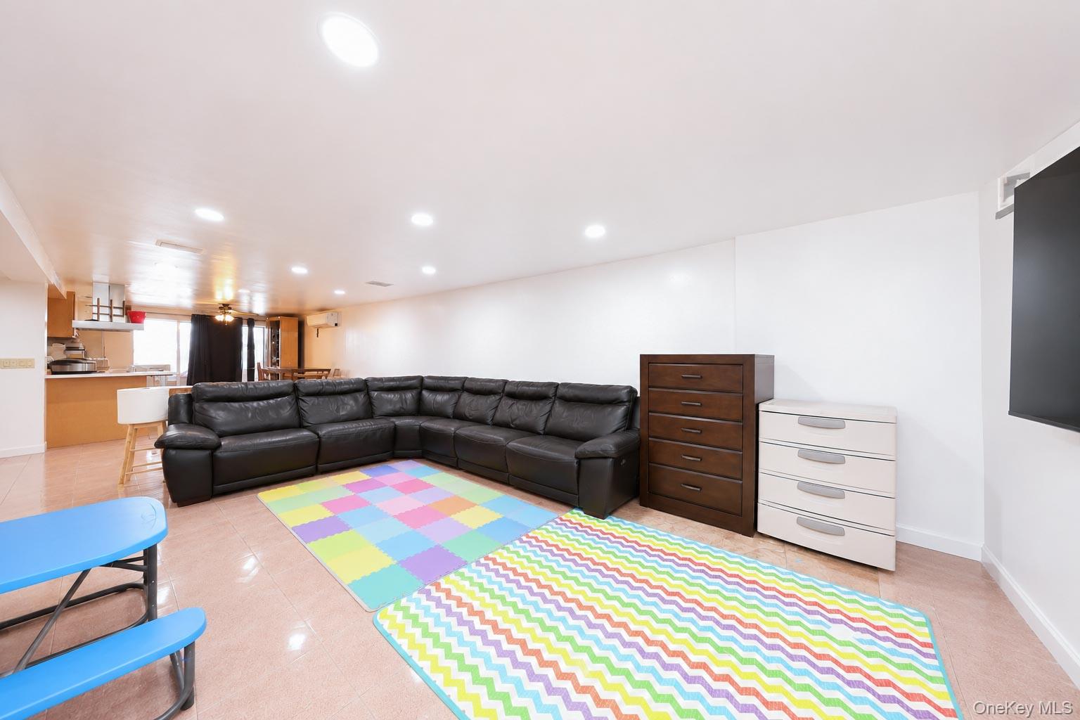 1432 70th Street Property Photo 14