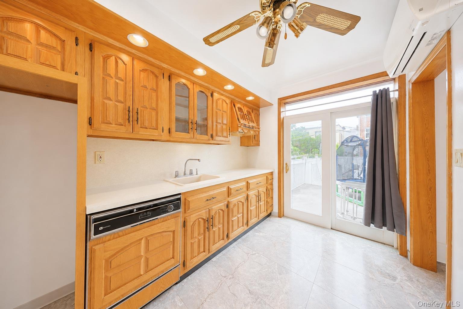 1432 70th Street Property Photo 17