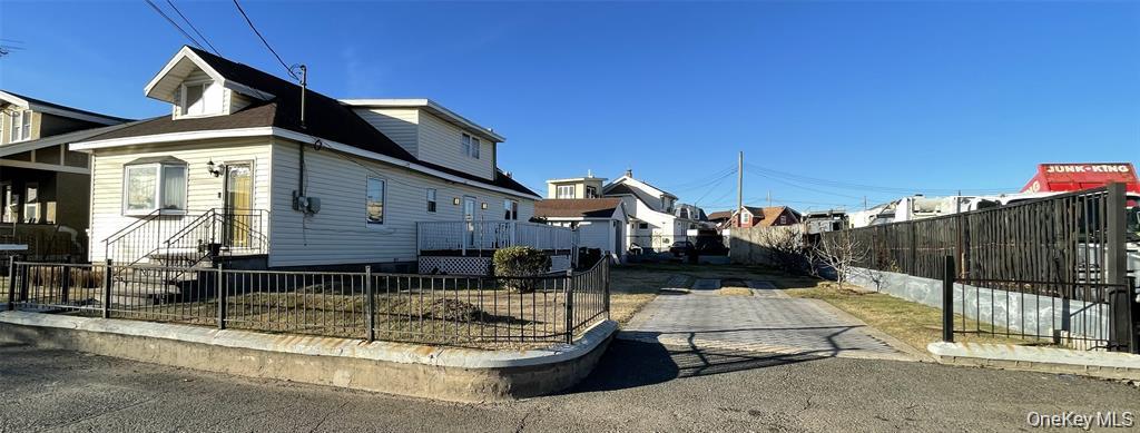 10 3rd Street Property Photo 2