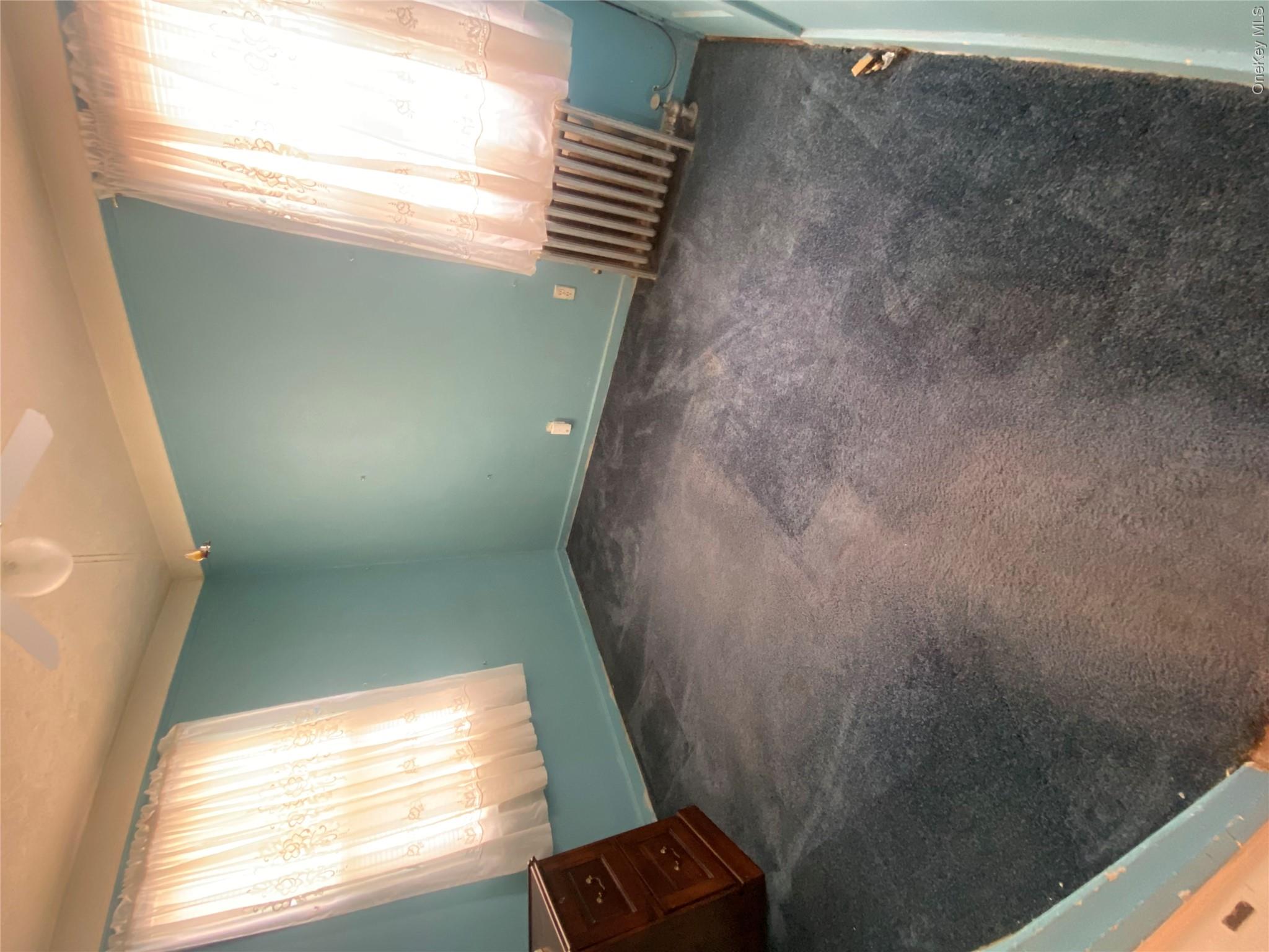 35 Nassau Boulevard Property Photo 6