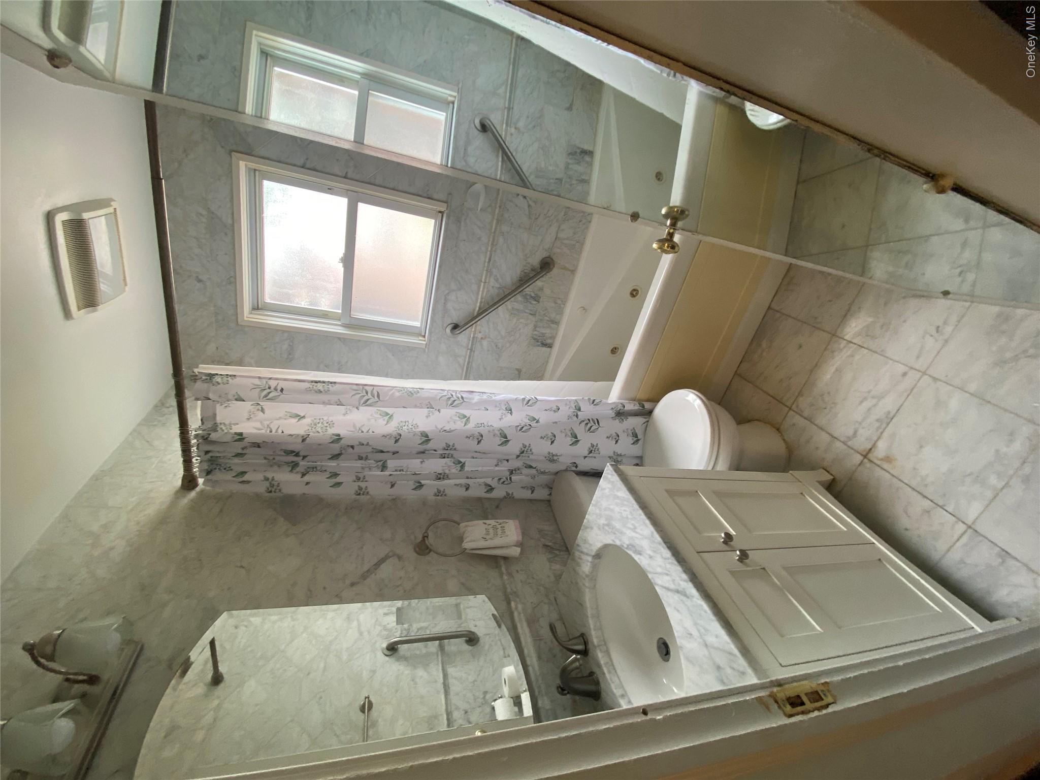 35 Nassau Boulevard Property Photo 8