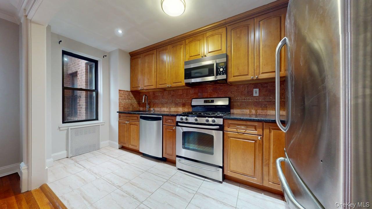 105-15 66th Road 2f Property Photo 8