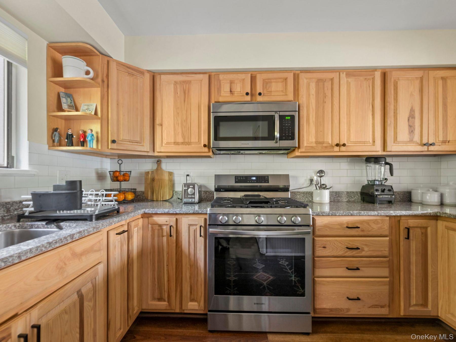 17 Rondout Harbor Property Photo 10