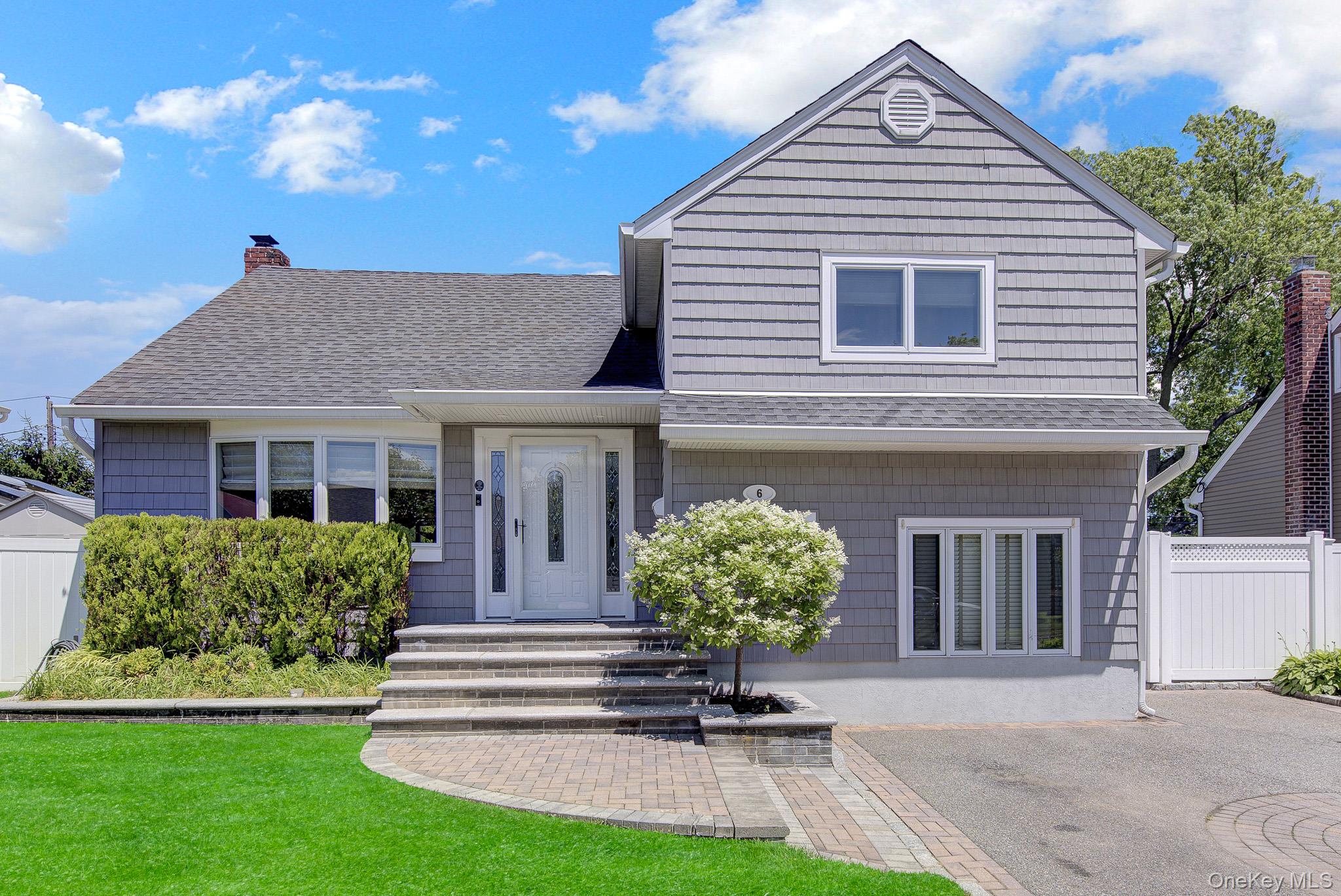 6 Oxford Avenue Property Photo 1