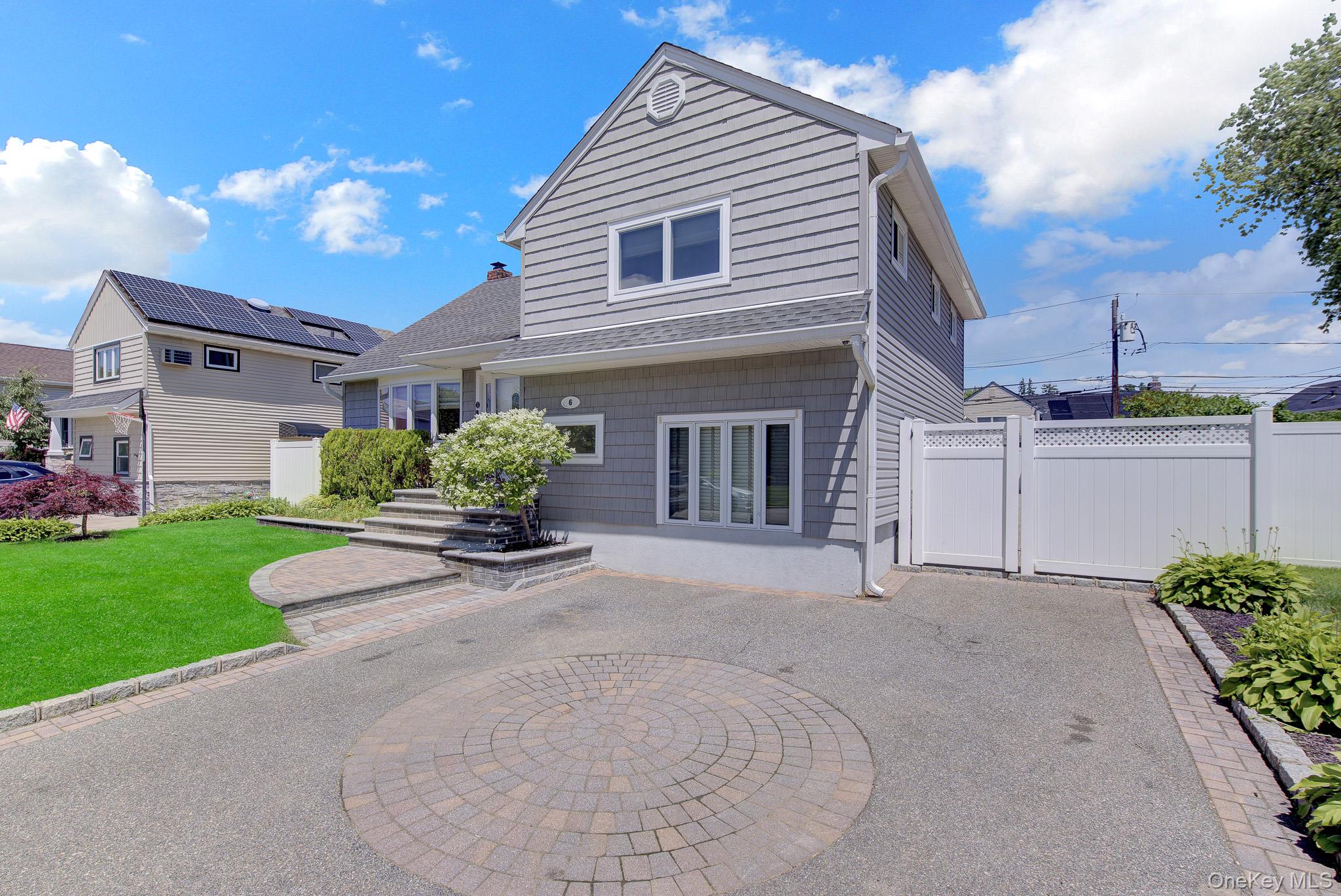 6 Oxford Avenue Property Photo 3