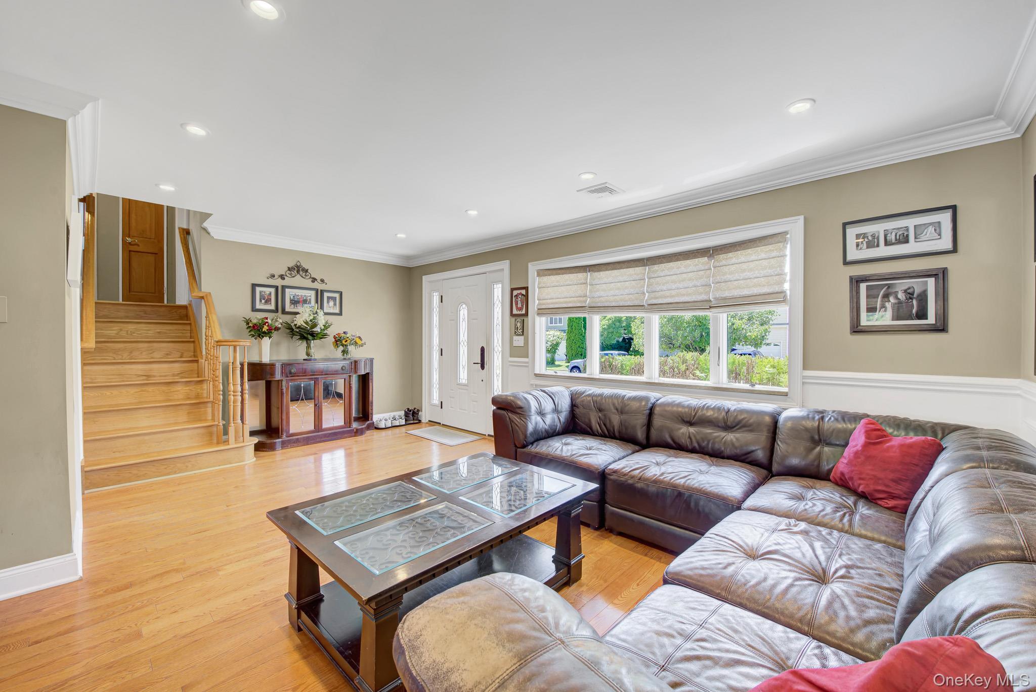 6 Oxford Avenue Property Photo 5
