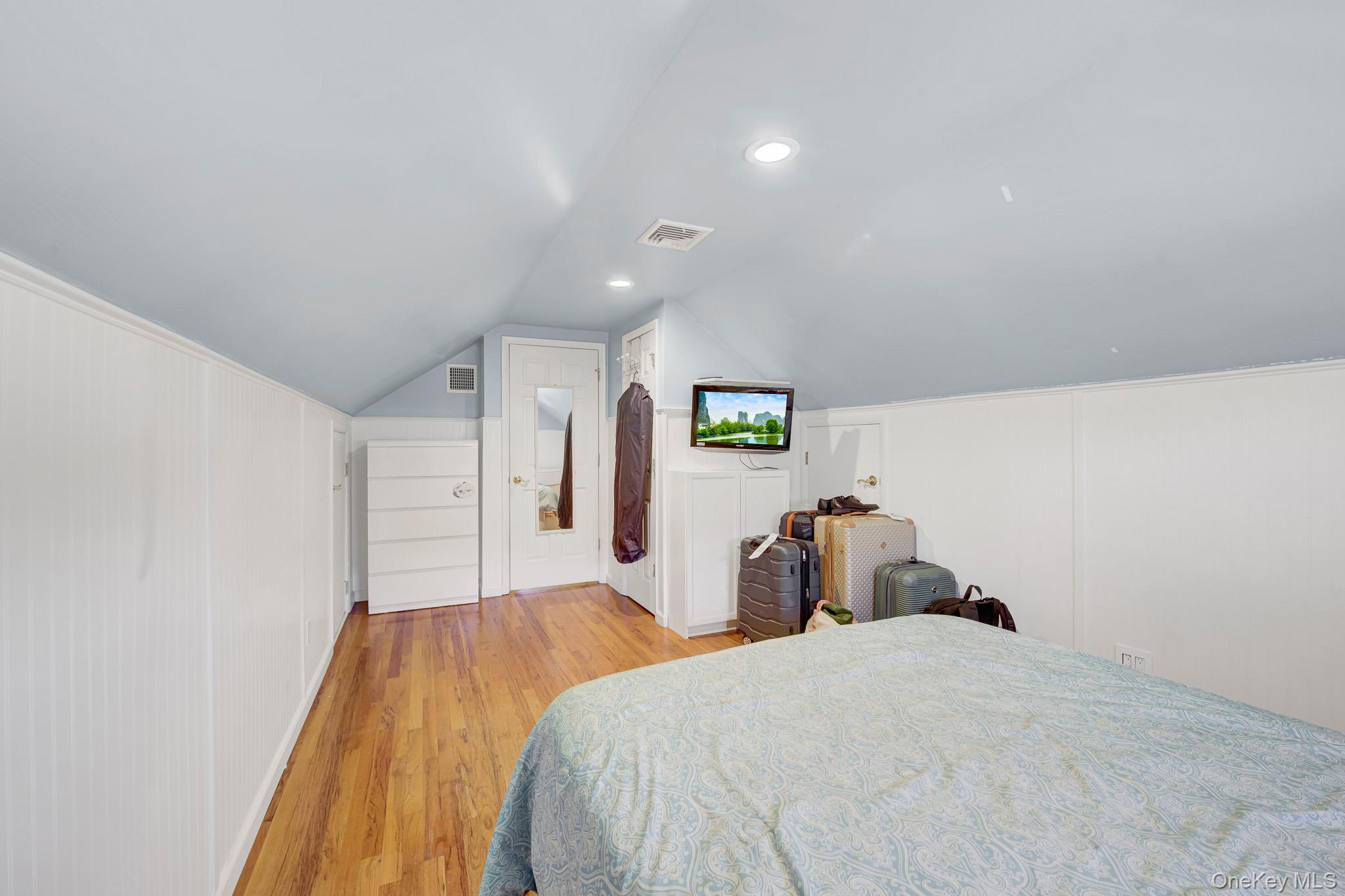 6 Oxford Avenue Property Photo 14