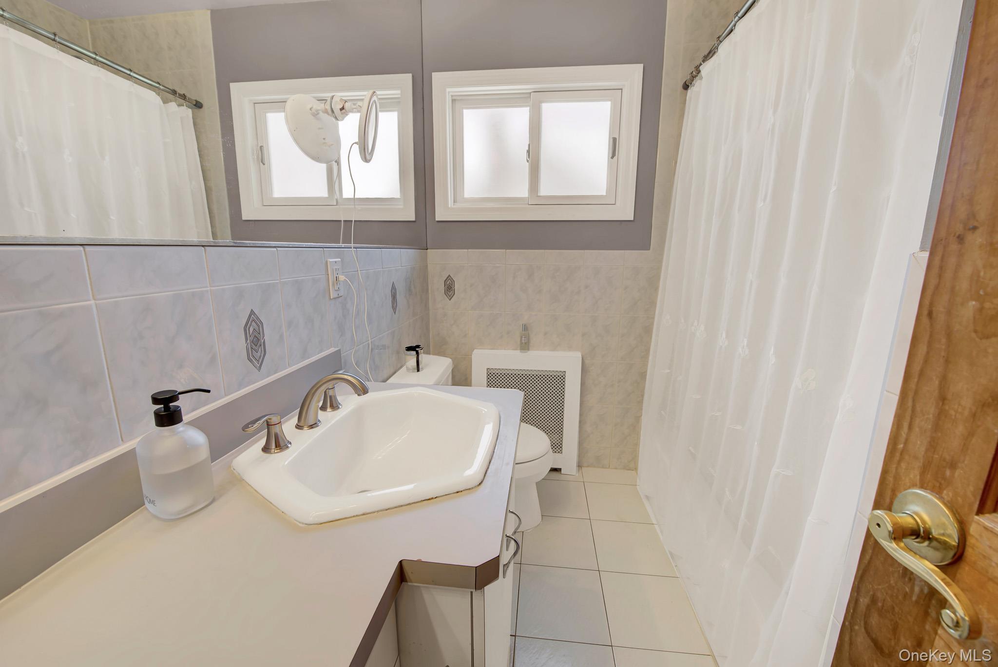 6 Oxford Avenue Property Photo 16