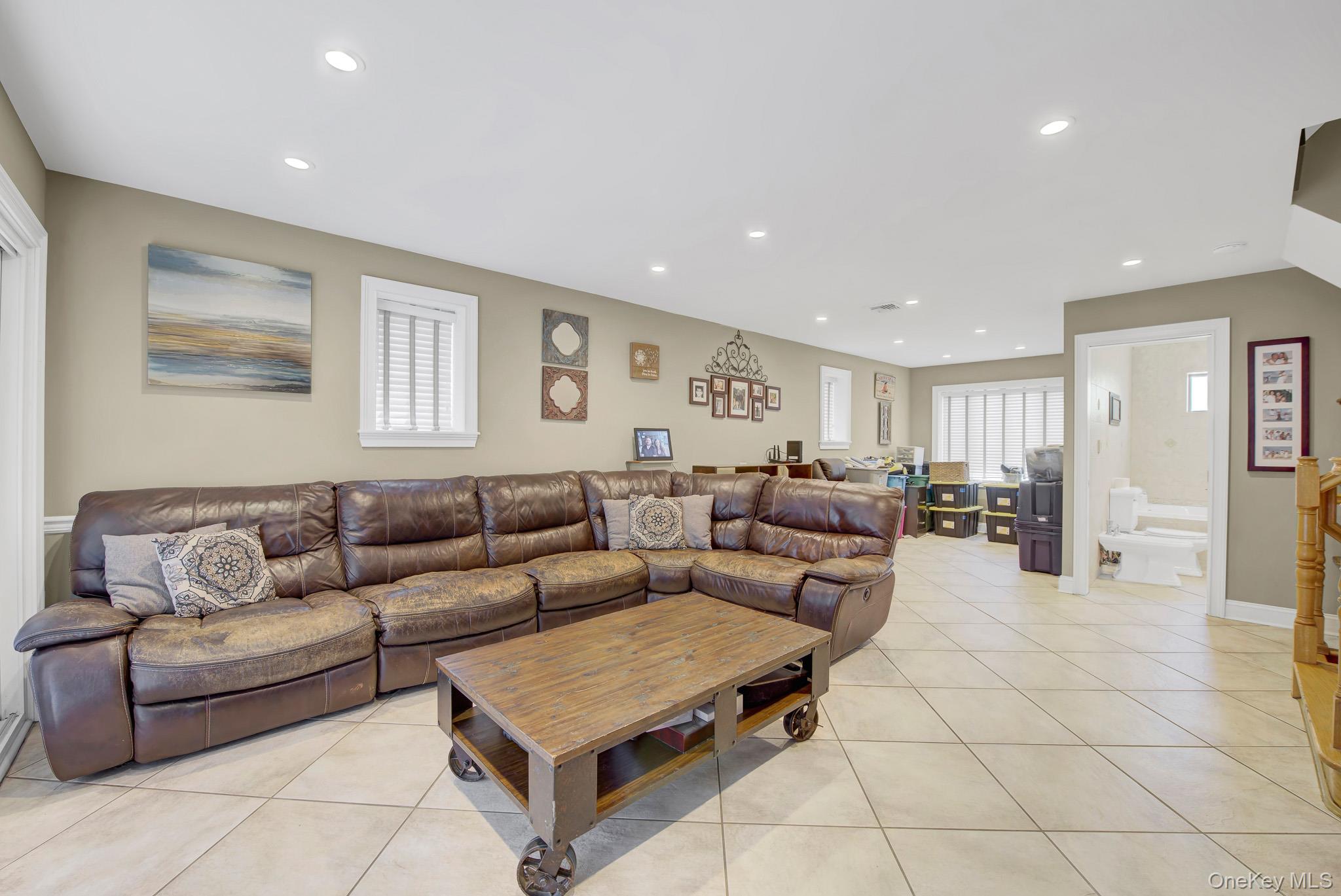 6 Oxford Avenue Property Photo 18