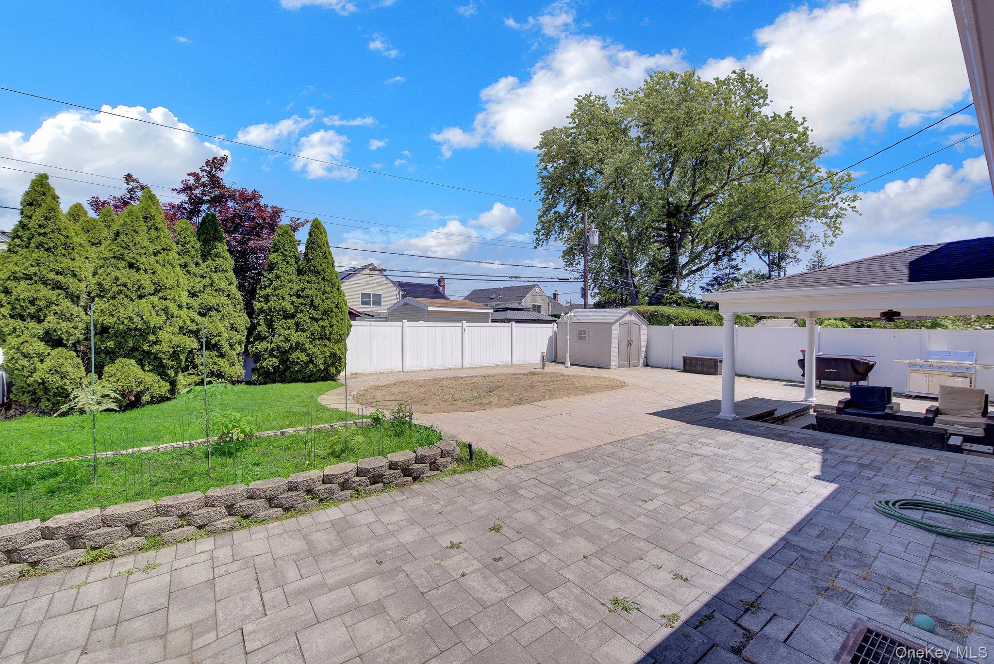 6 Oxford Avenue Property Photo 26