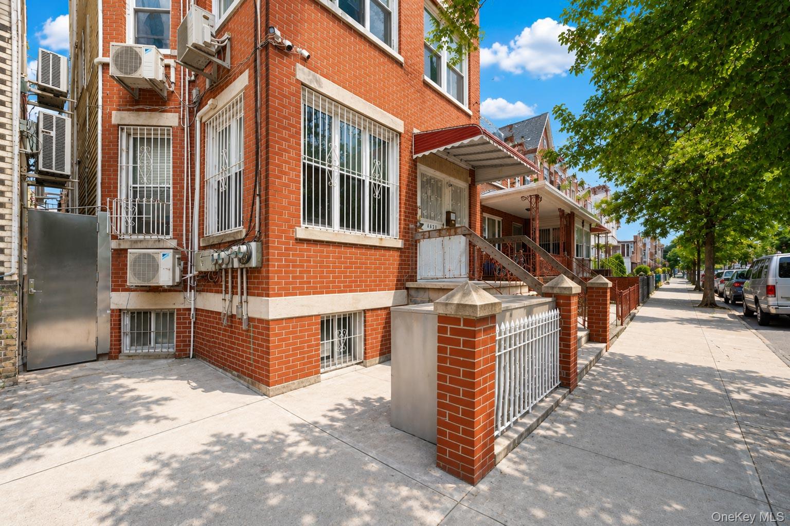 1430 70th Street Property Photo 4