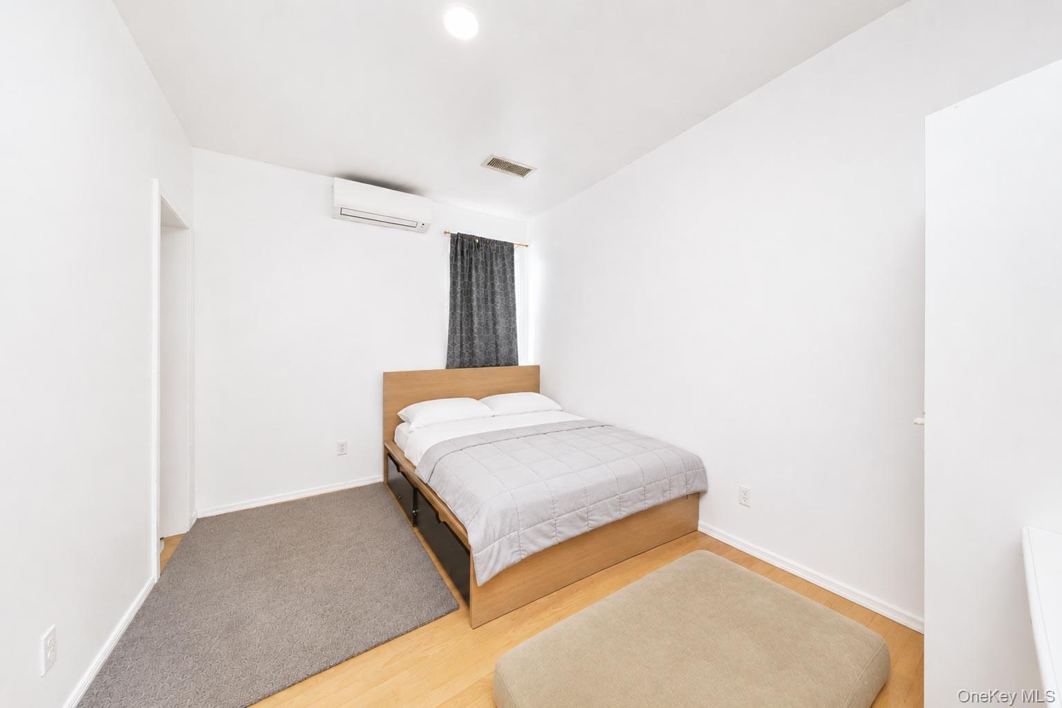 1430 70th Street Property Photo 9