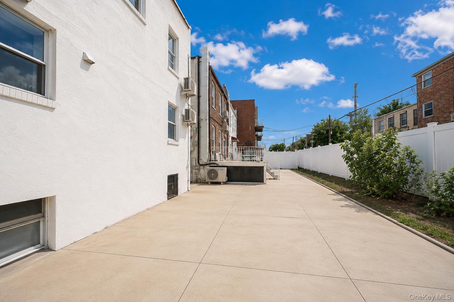 1430 70th Street Property Photo 11