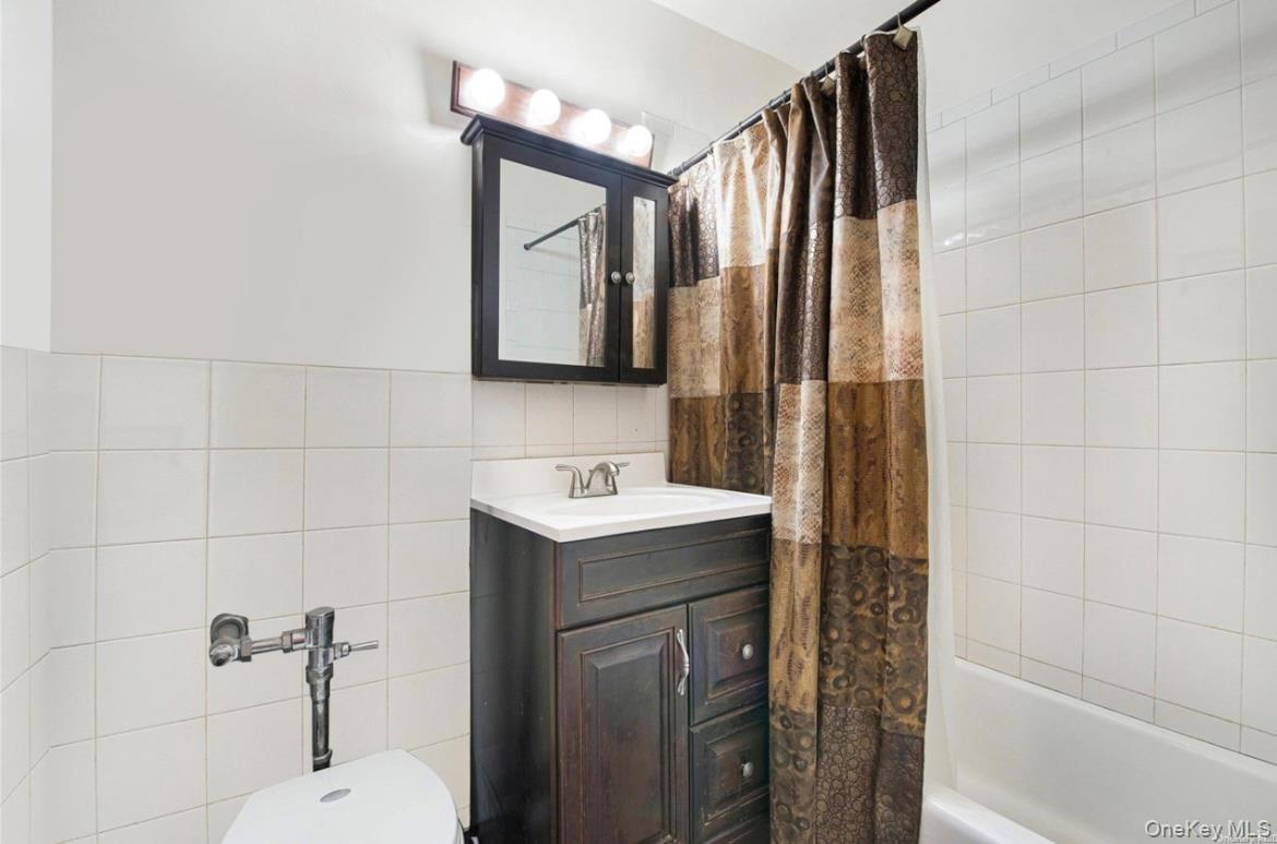 1275 E 51st Street 3b Property Photo 6