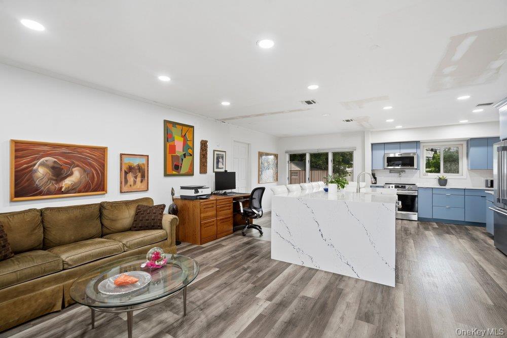 26 Sheridan Street Property Photo 3