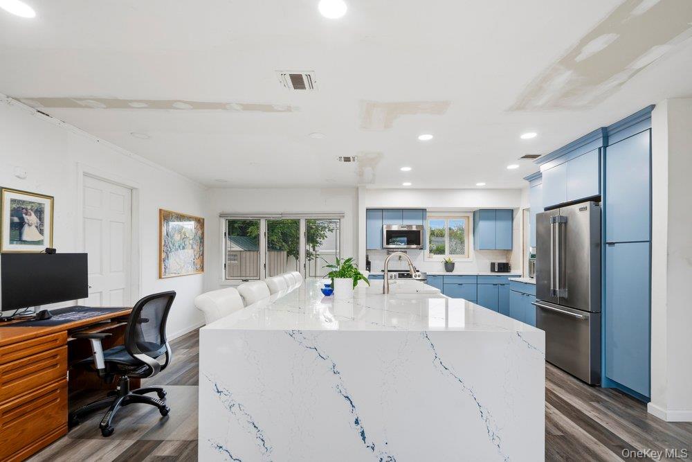 26 Sheridan Street Property Photo 6