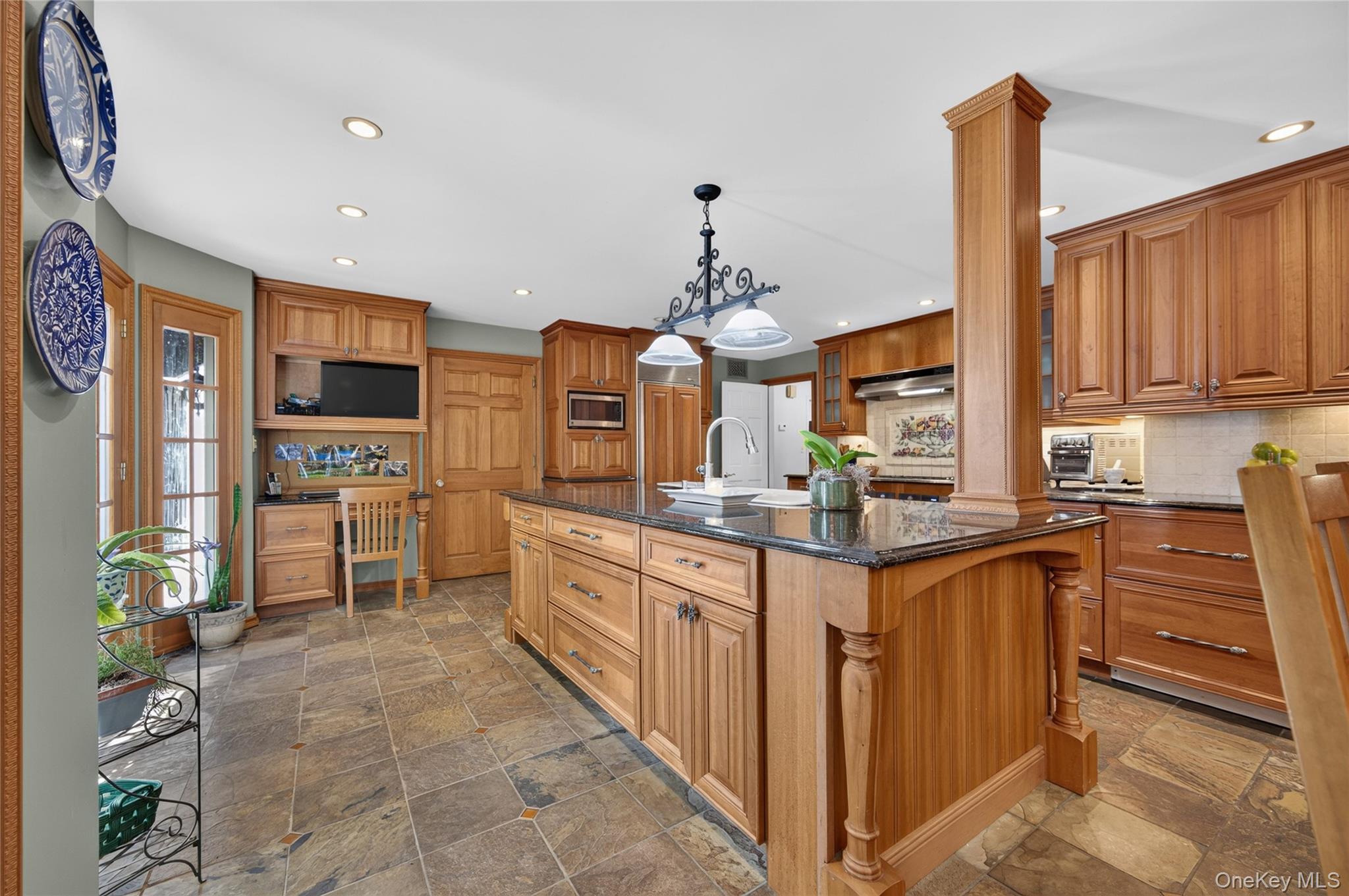 2108 Edge Road Property Photo 12