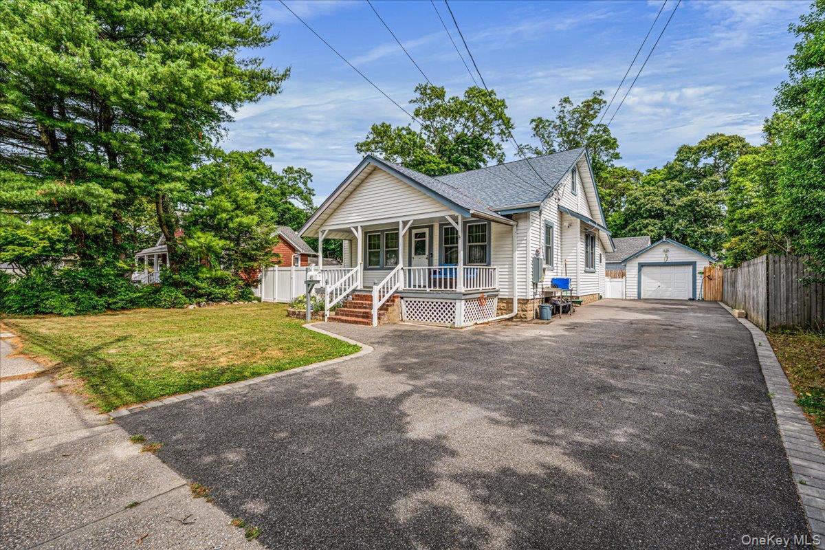 41 Moffitt Boulevard Property Photo 2