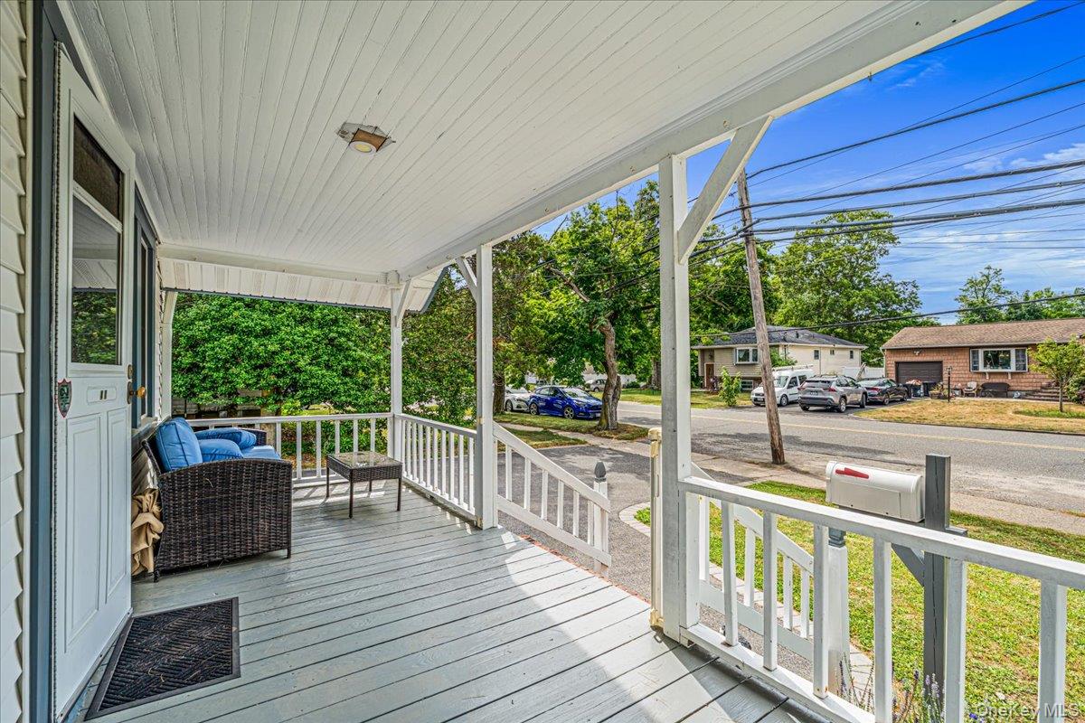 41 Moffitt Boulevard Property Photo 4