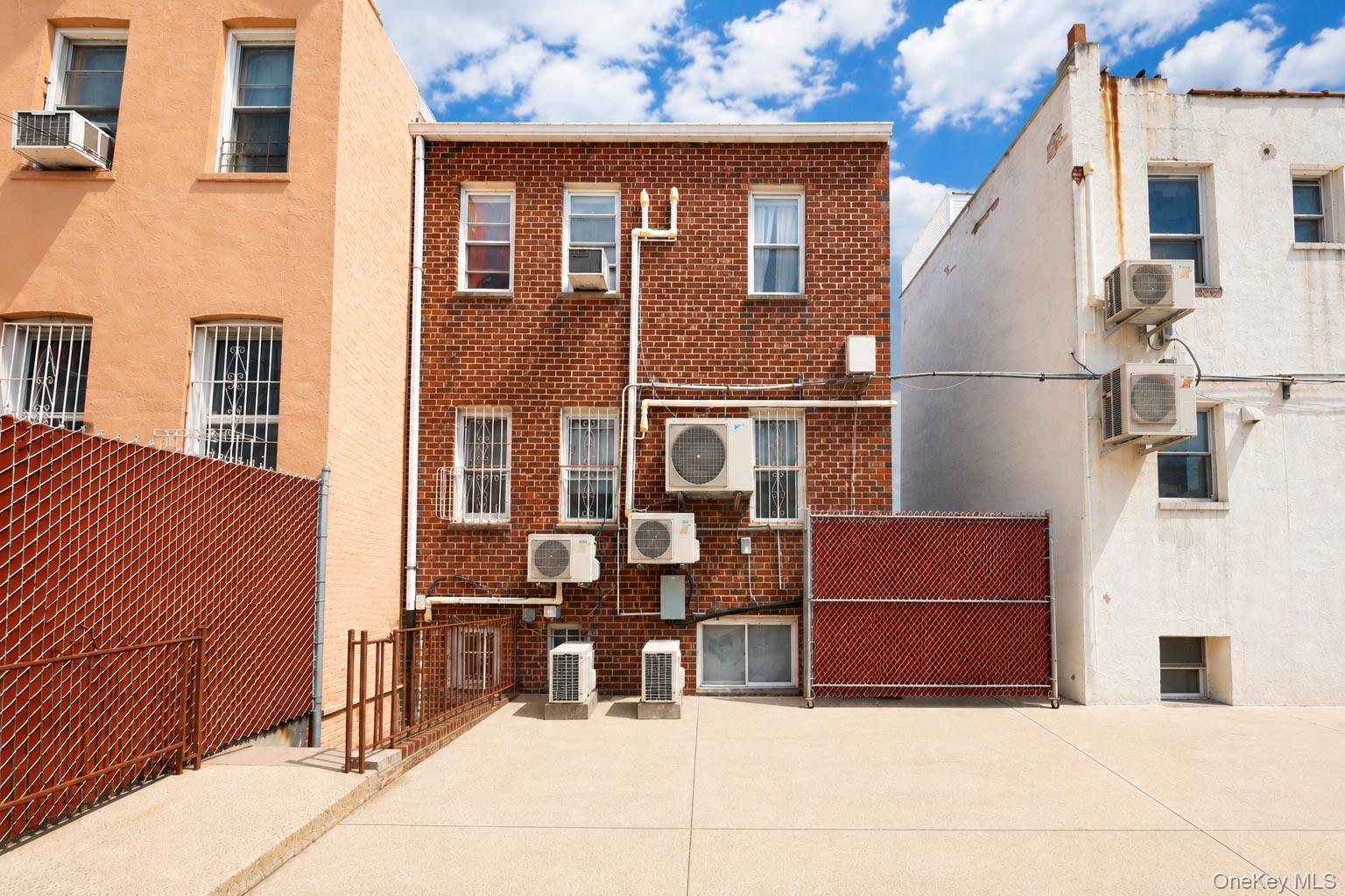 1428 70th Street Property Photo 3
