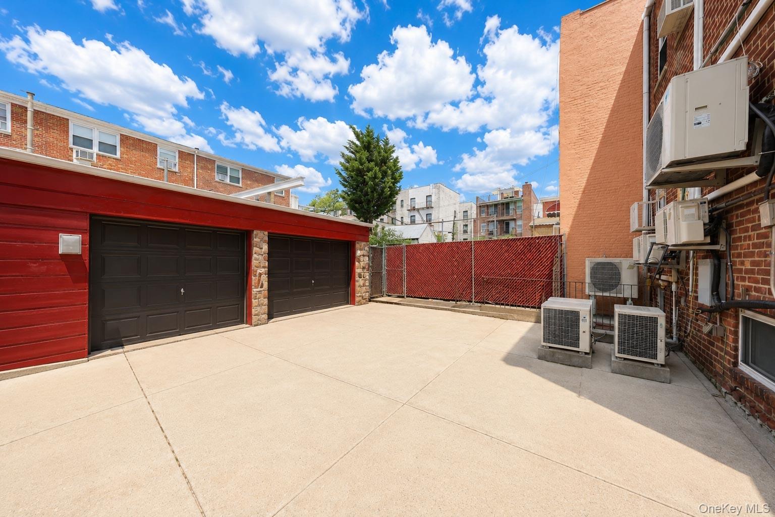 1428 70th Street Property Photo 4