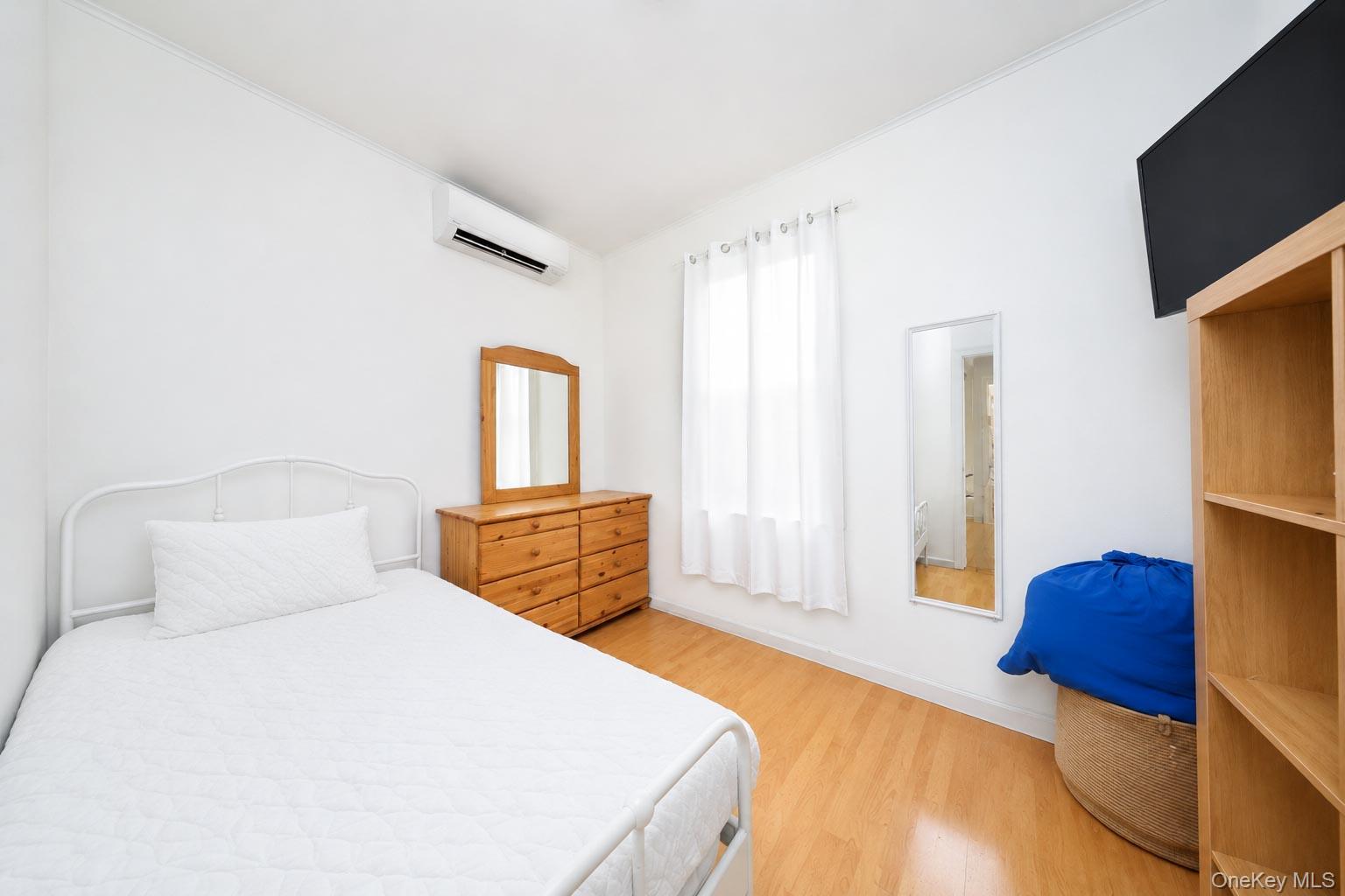 1428 70th Street Property Photo 5