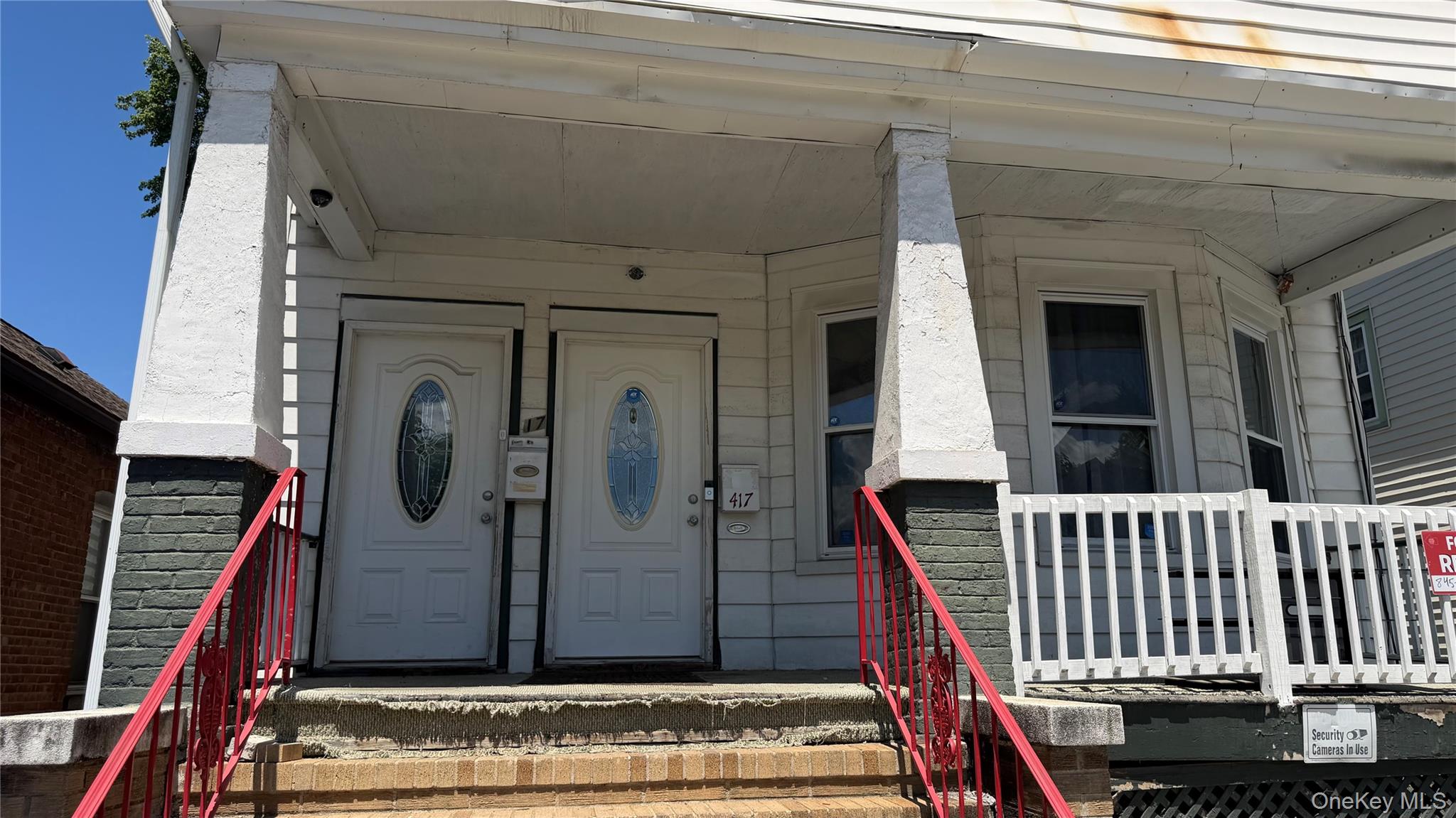 417 Baker Street B Property Photo 1