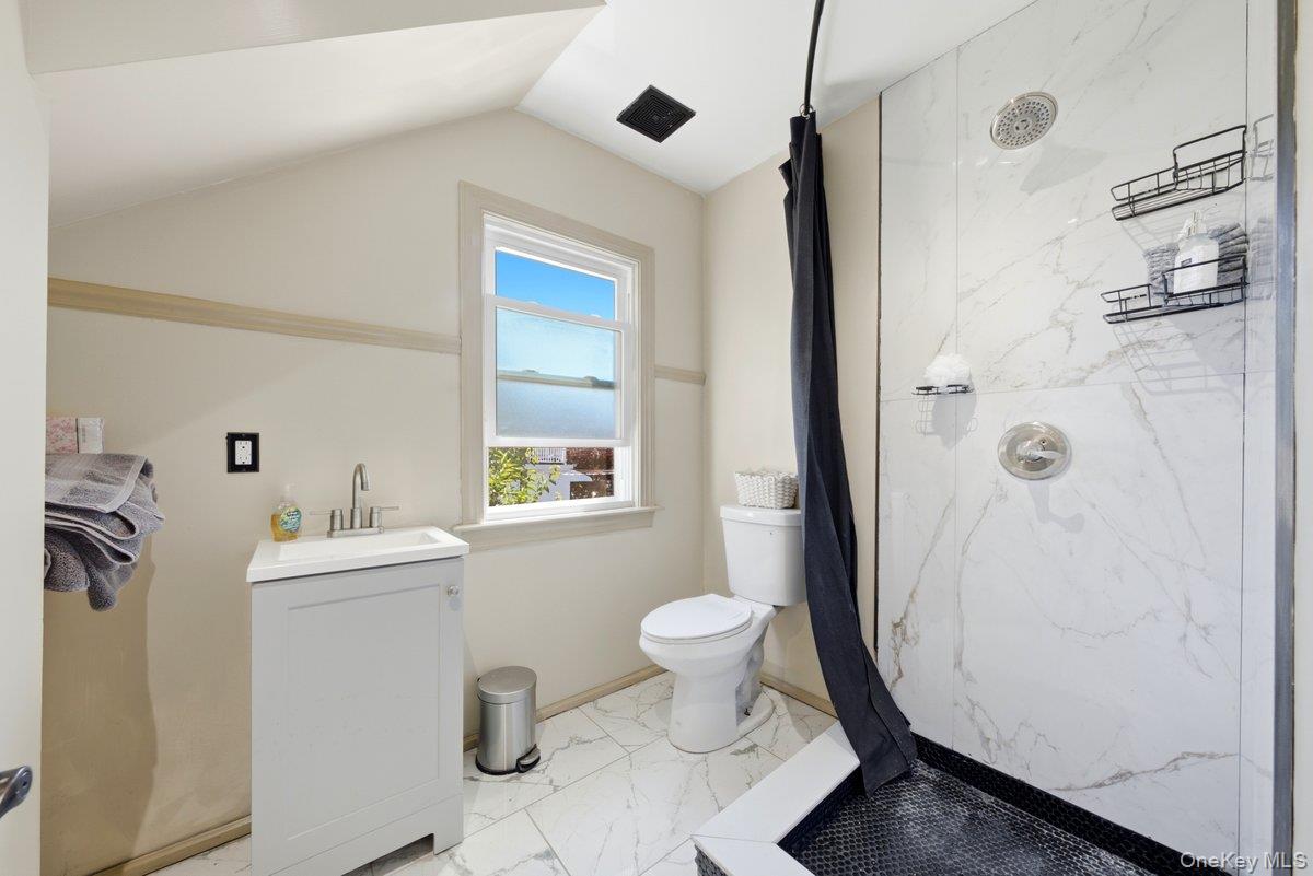 172 Crescent Place Property Photo 35