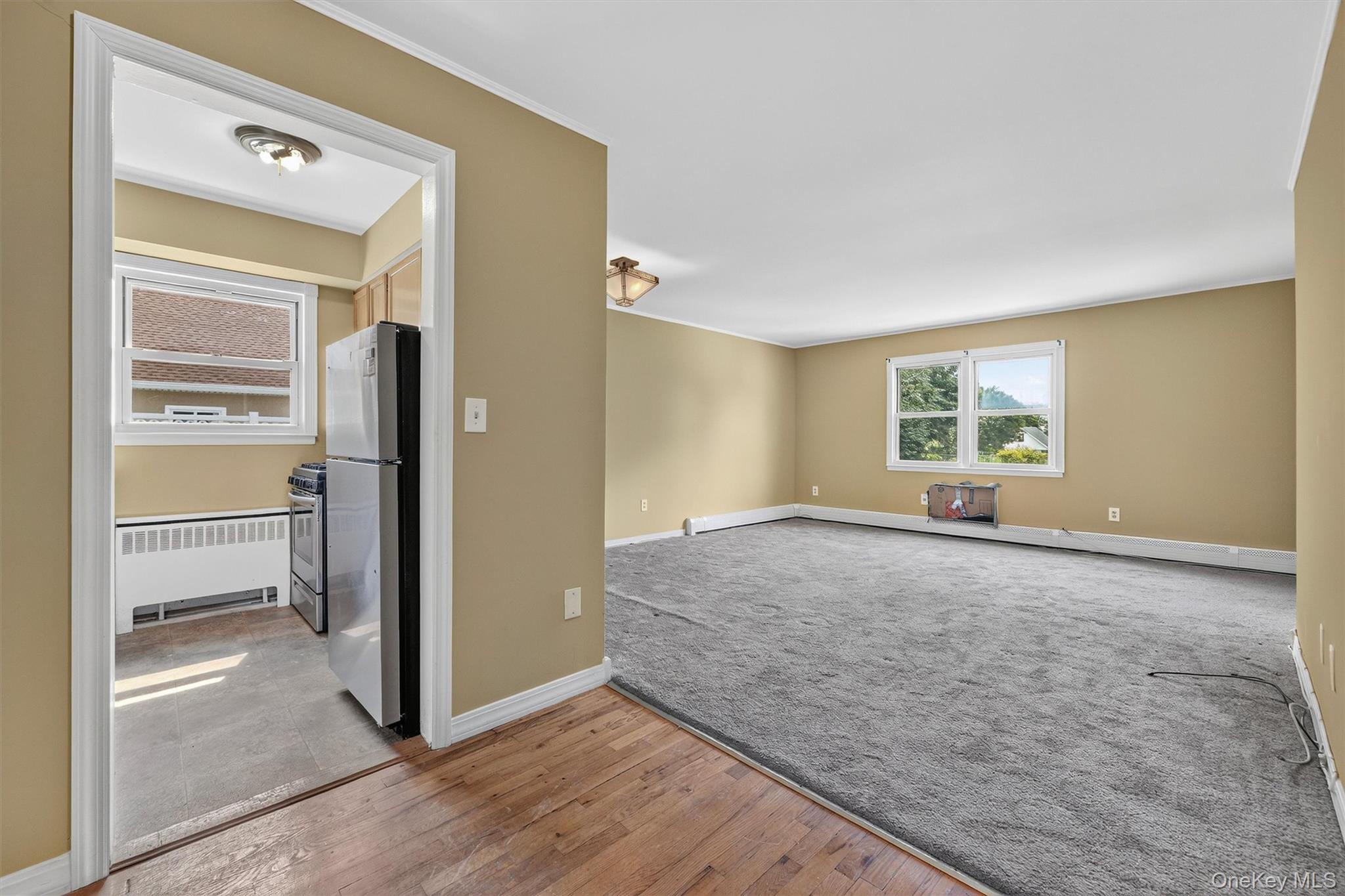 380 N Broadway D14 Property Photo 6