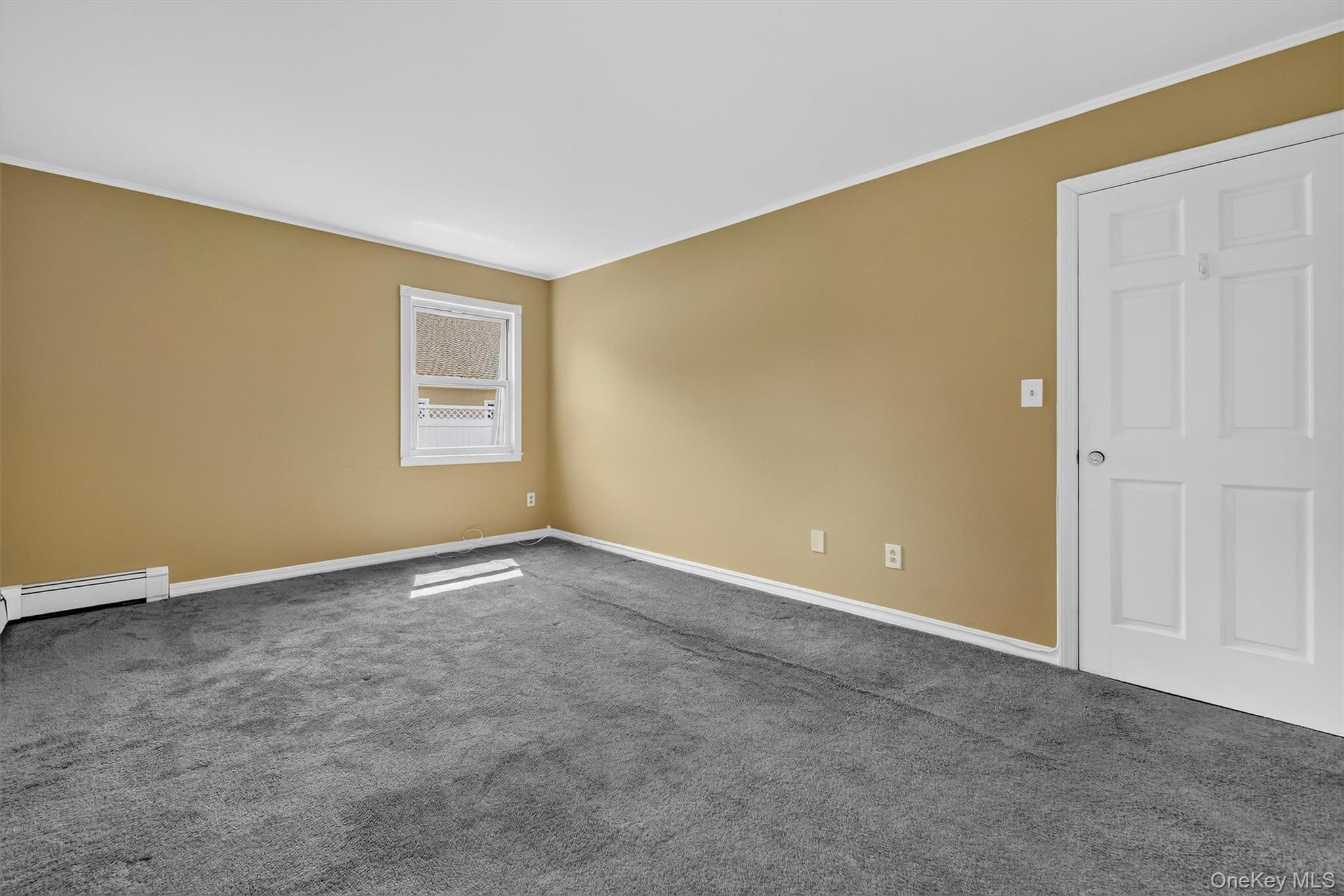 380 N Broadway D14 Property Photo 15