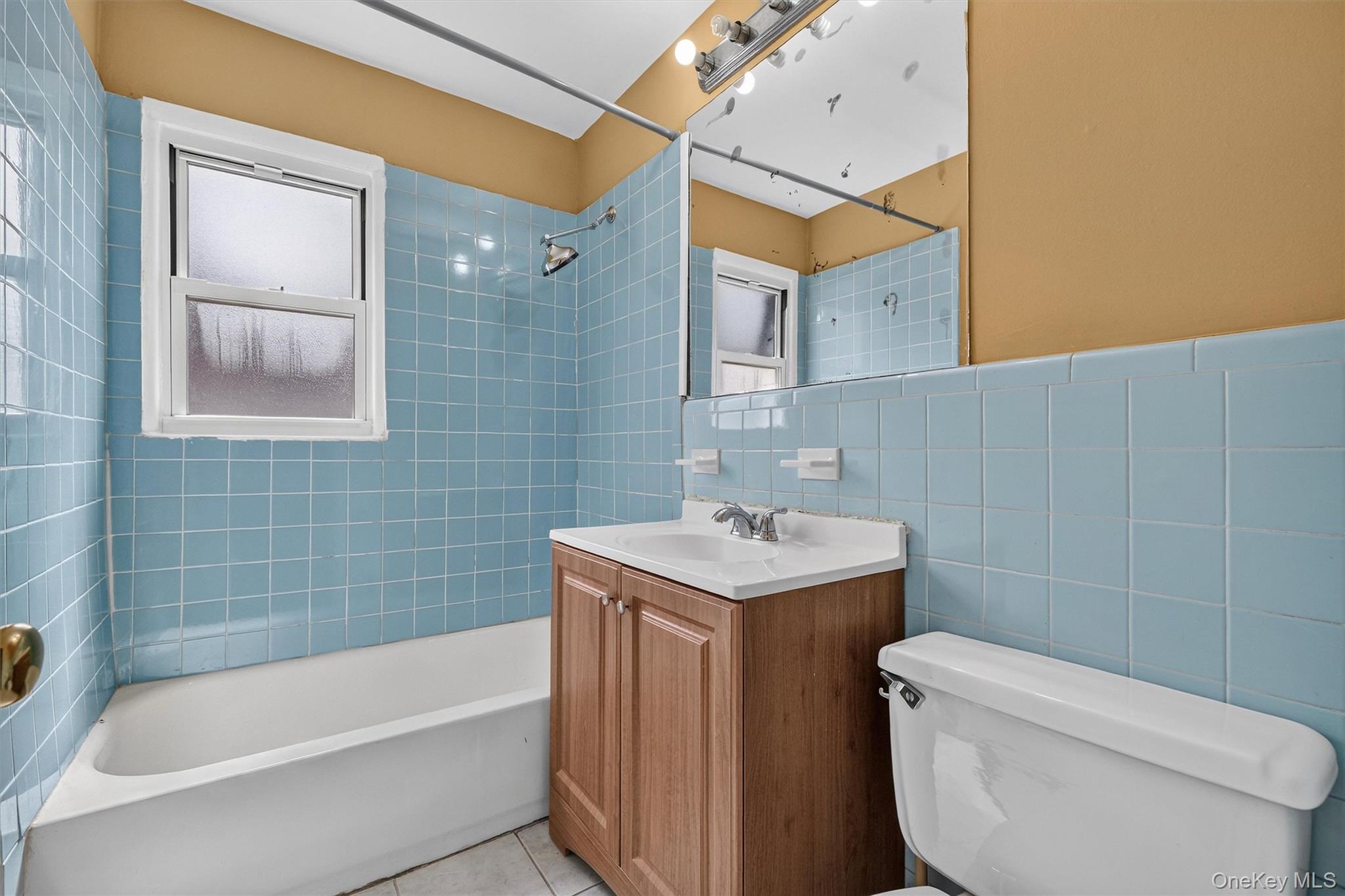 380 N Broadway D14 Property Photo 16