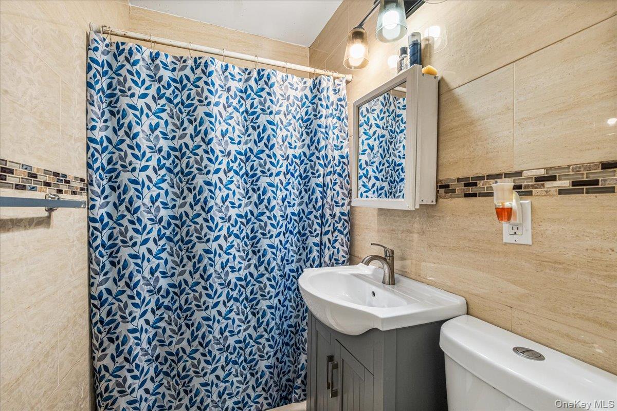 708 Snediker Avenue Property Photo 13