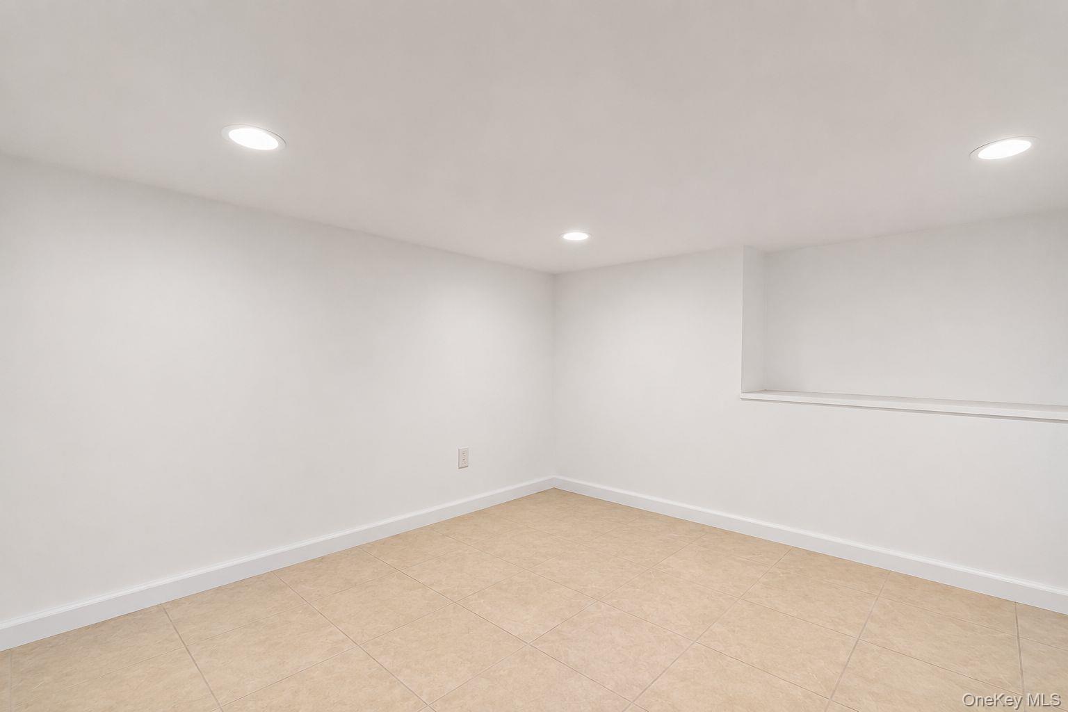 708 Snediker Avenue Property Photo 24