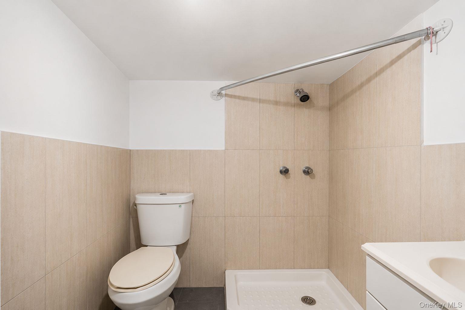 708 Snediker Avenue Property Photo 26