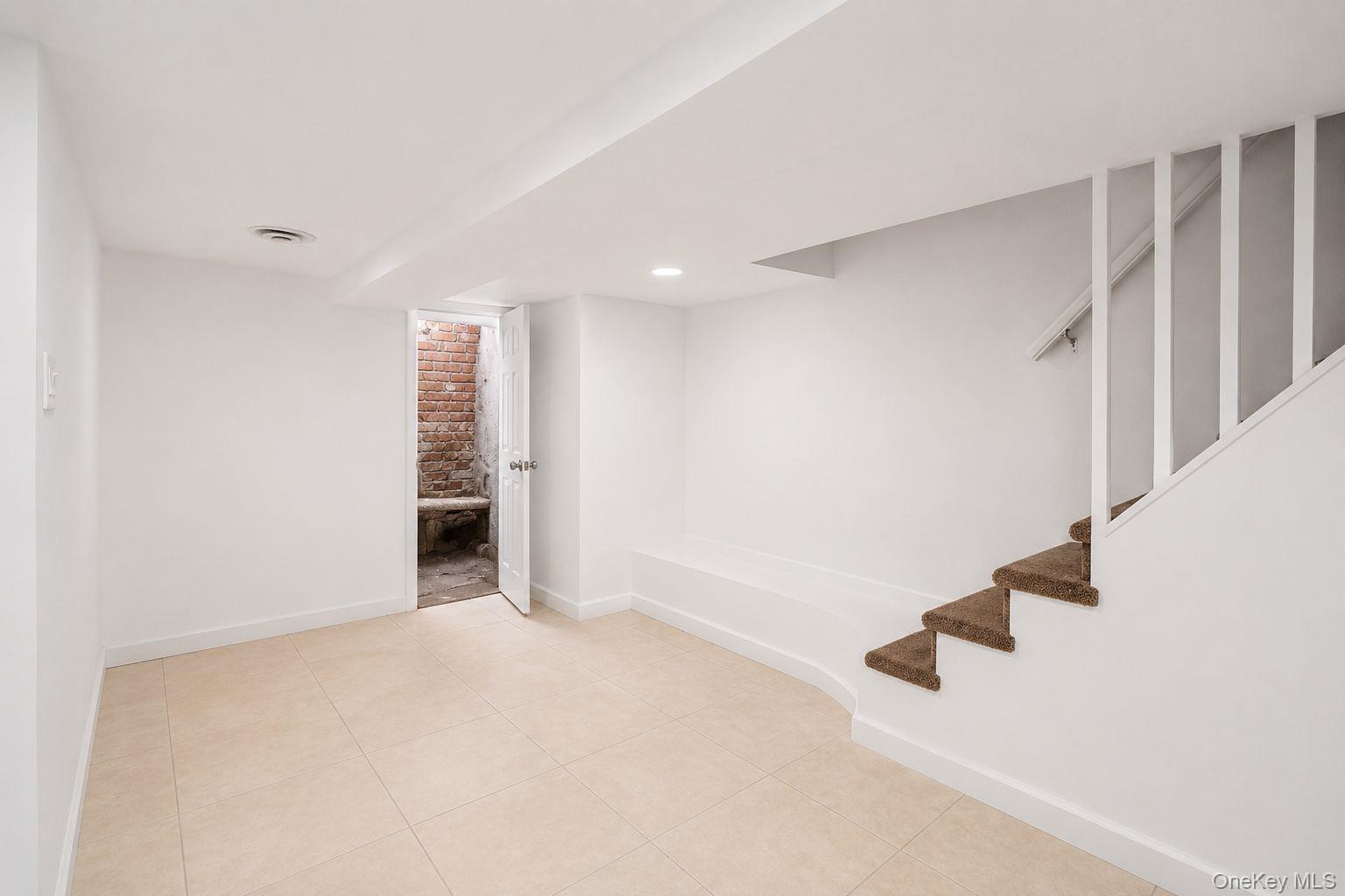 708 Snediker Avenue Property Photo 28