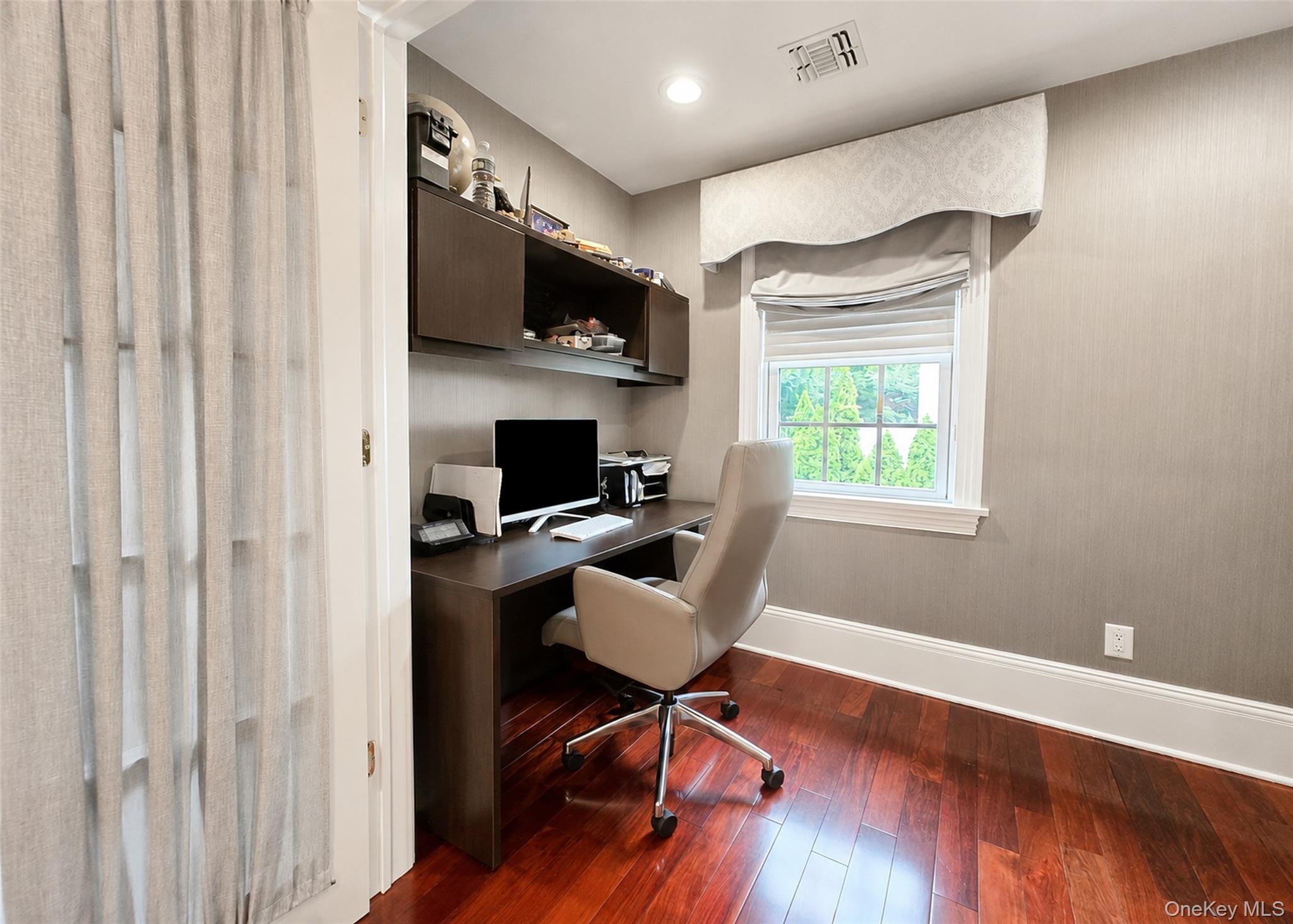 6 Boxwood Way Property Photo 18