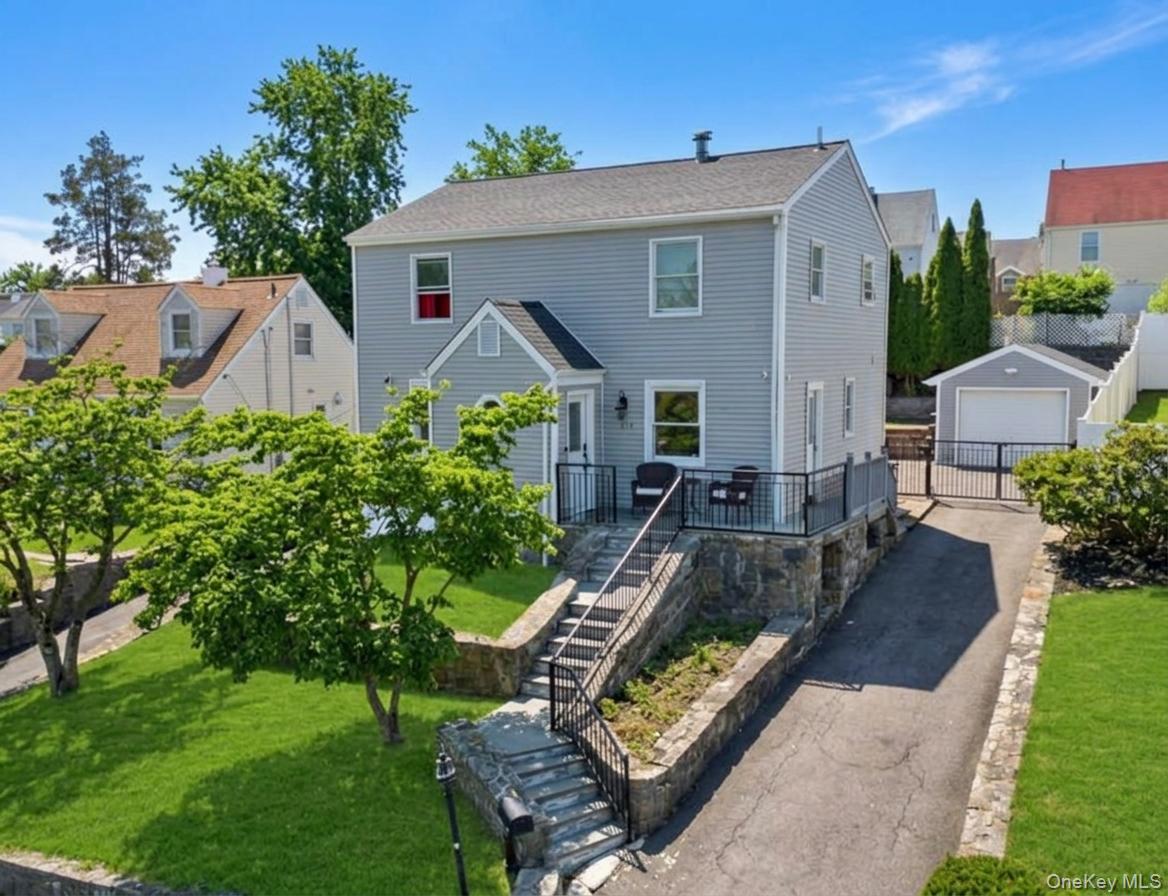 115 Young Avenue Property Photo 1