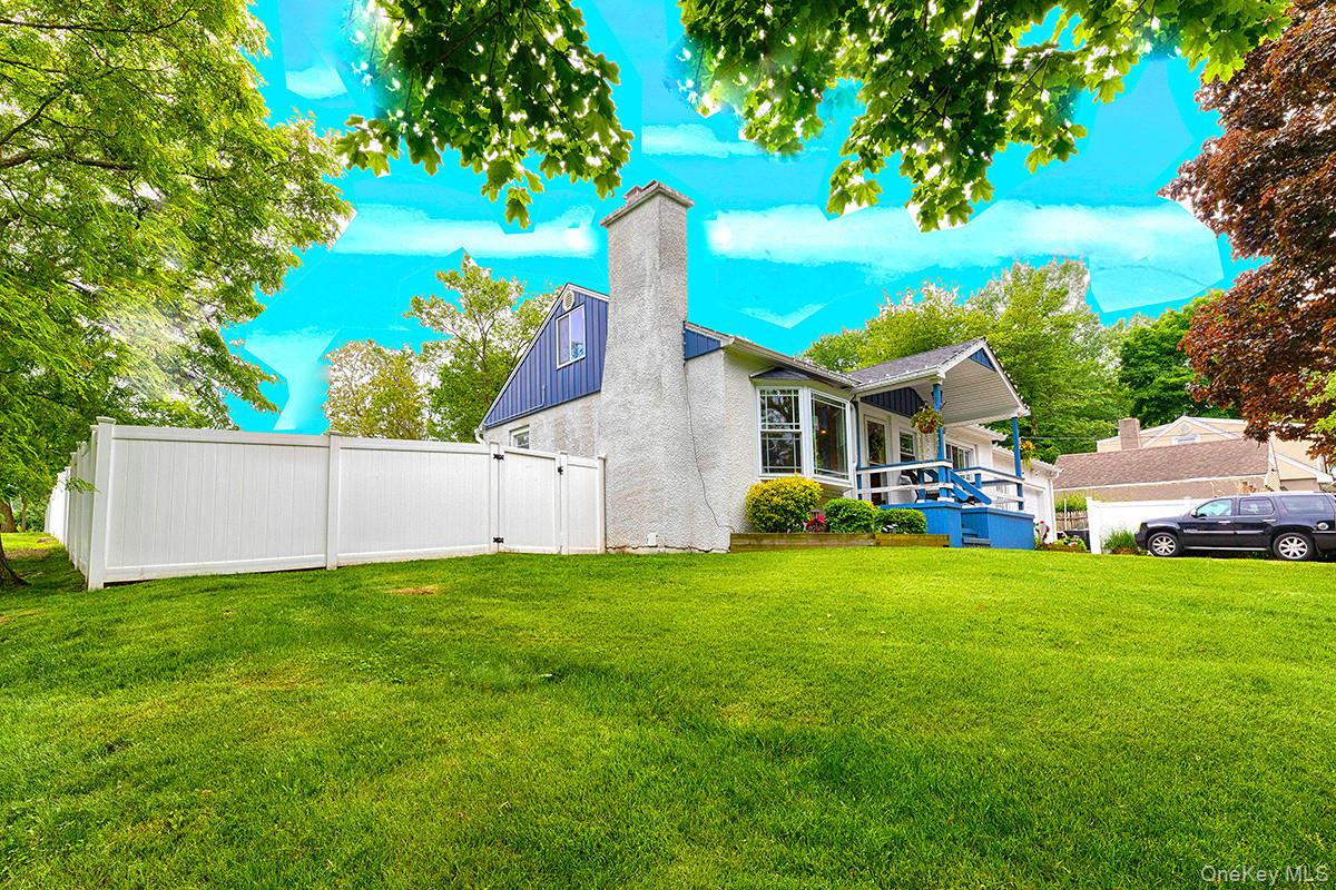 8 Van Cedar Street 8 Property Photo 2