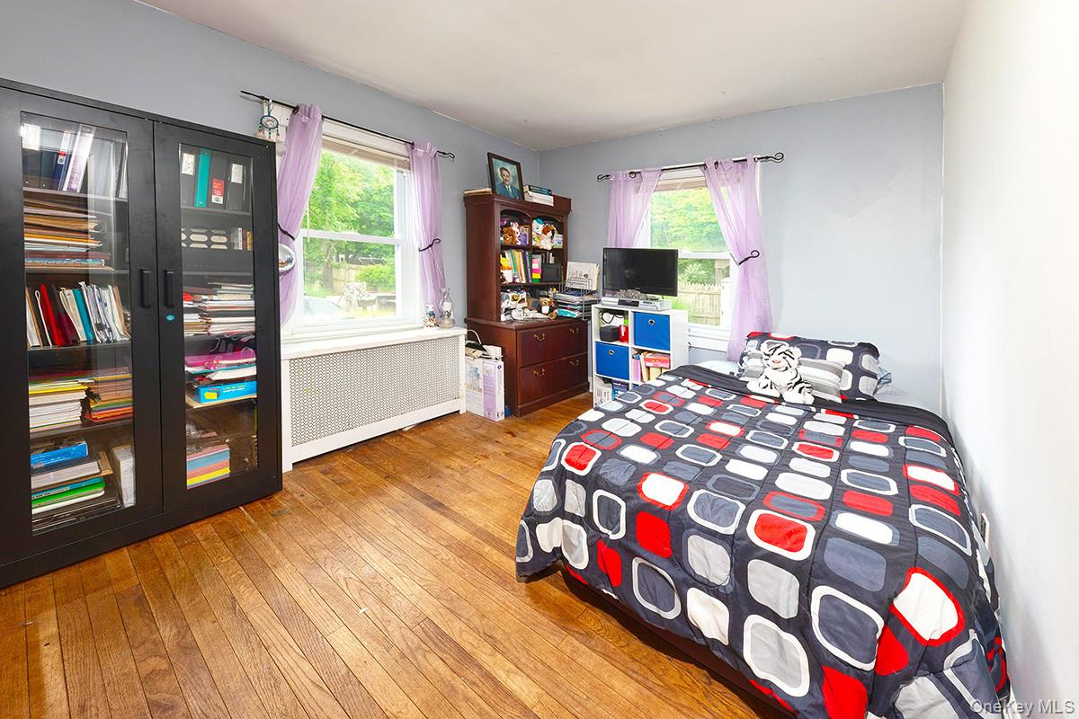 8 Van Cedar Street 8 Property Photo 11
