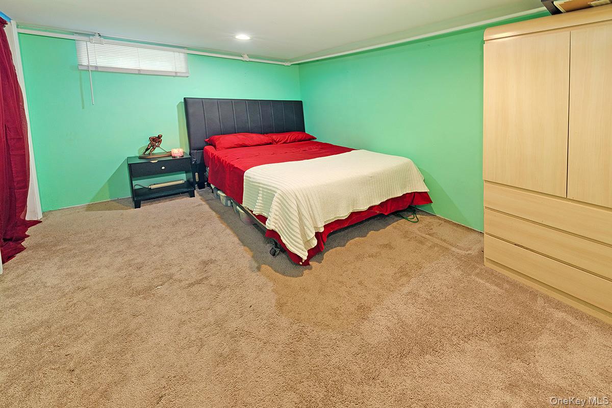 8 Van Cedar Street 8 Property Photo 12