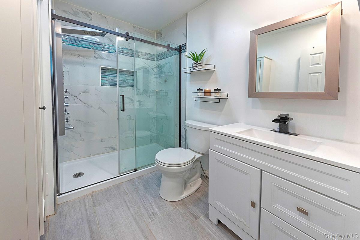 8 Van Cedar Street 8 Property Photo 15