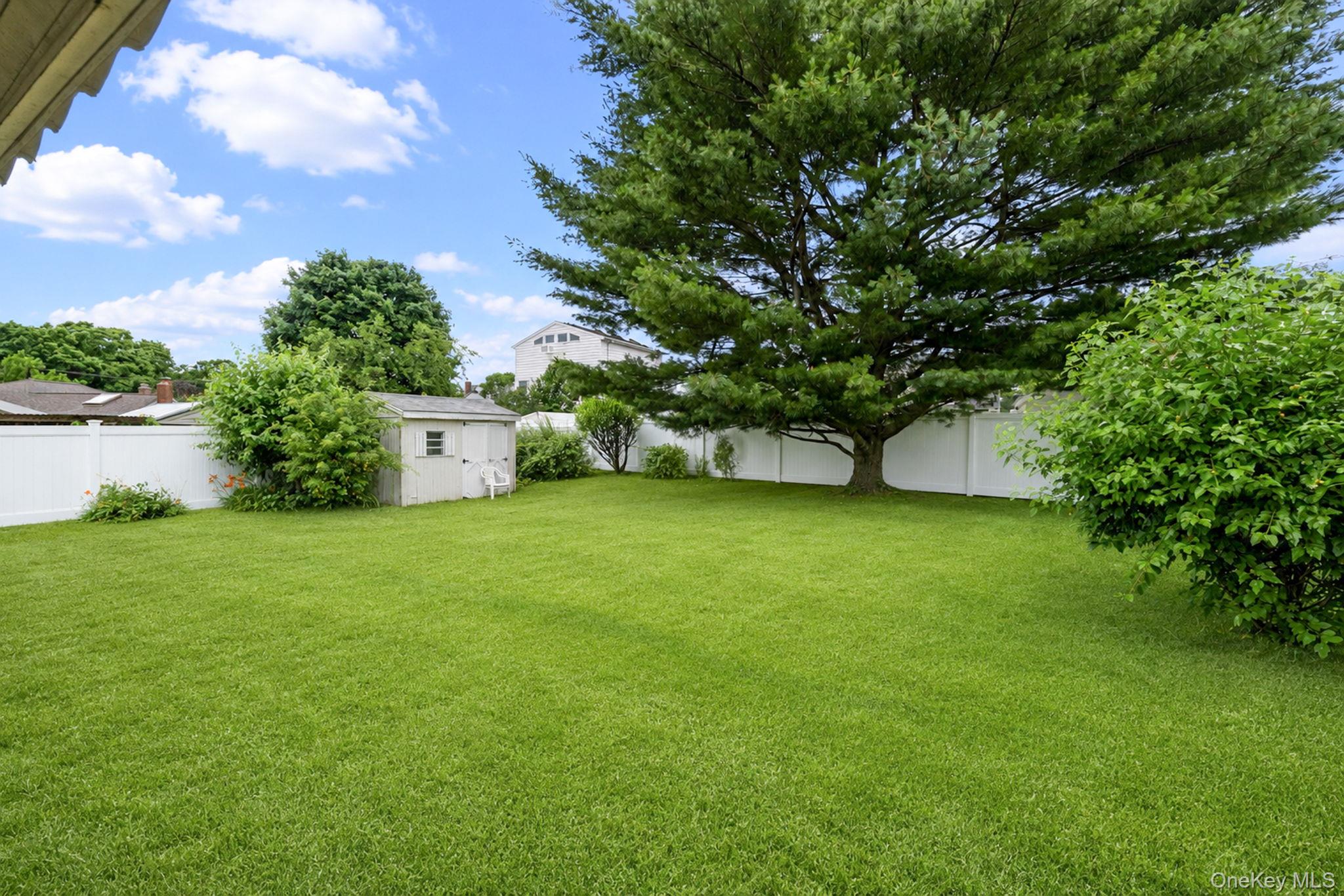 107 W Walnut Street Property Photo 3