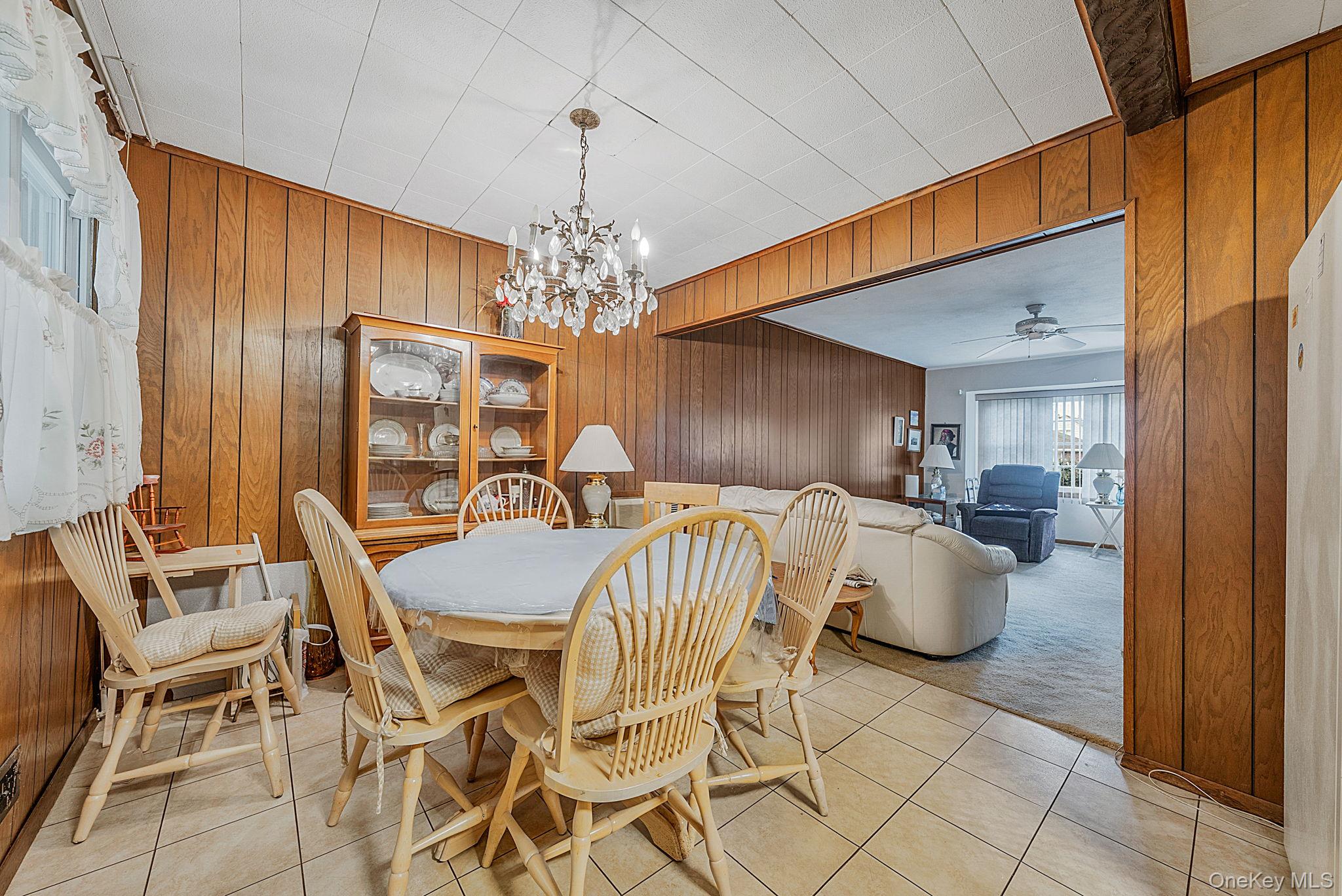 107 W Walnut Street Property Photo 6