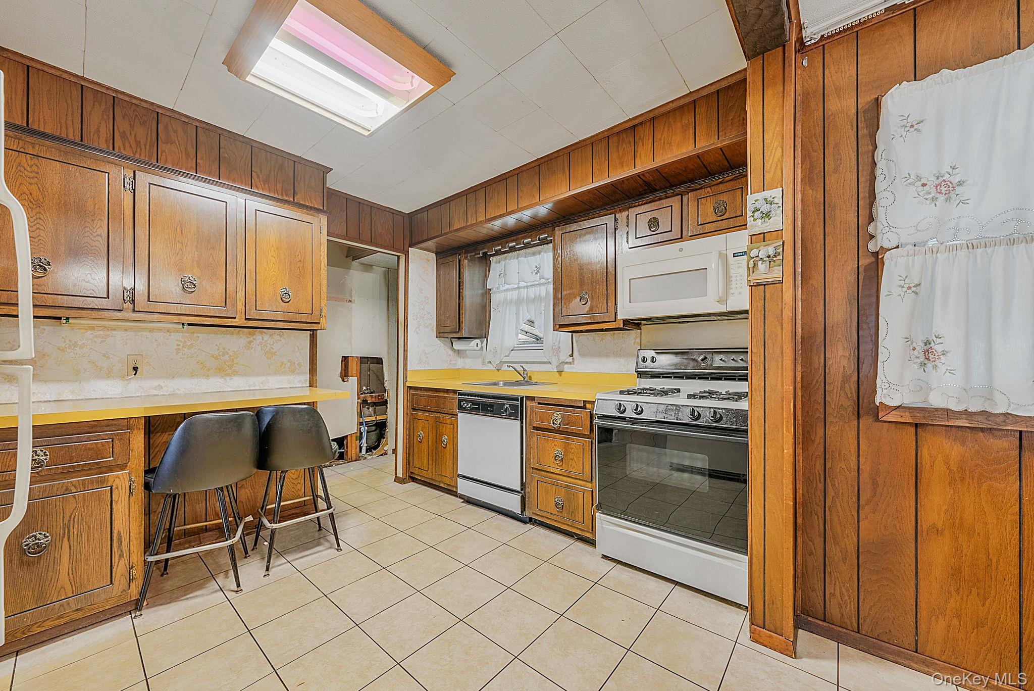 107 W Walnut Street Property Photo 7
