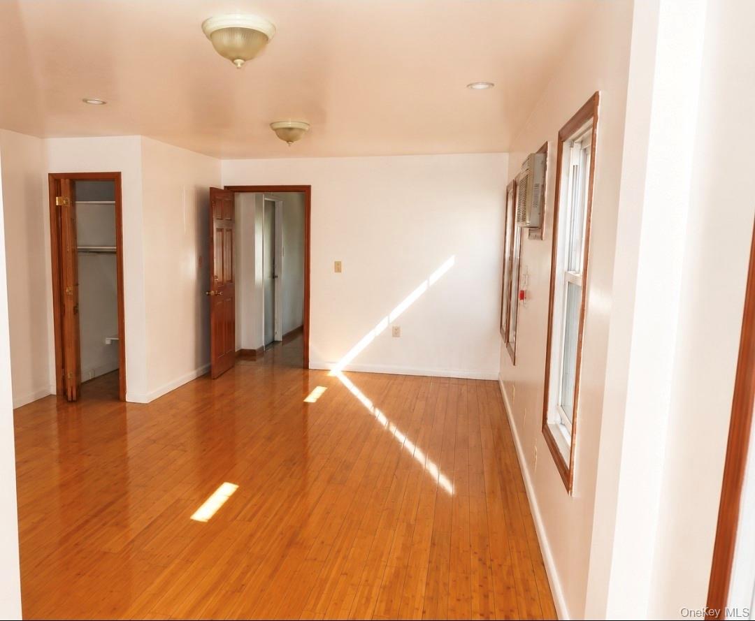 11403 111th Avenue Property Photo 3