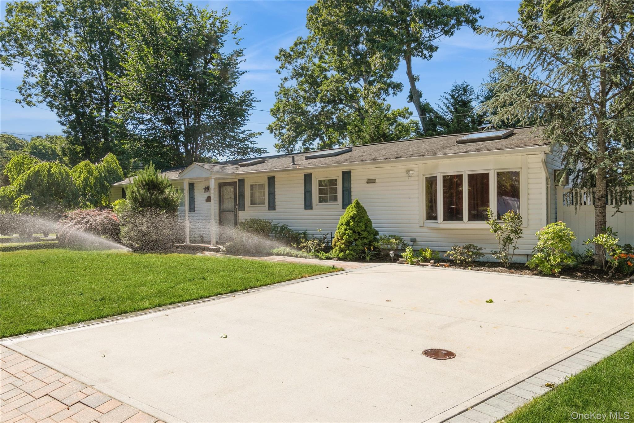 26 Huxley Lane Property Photo 2