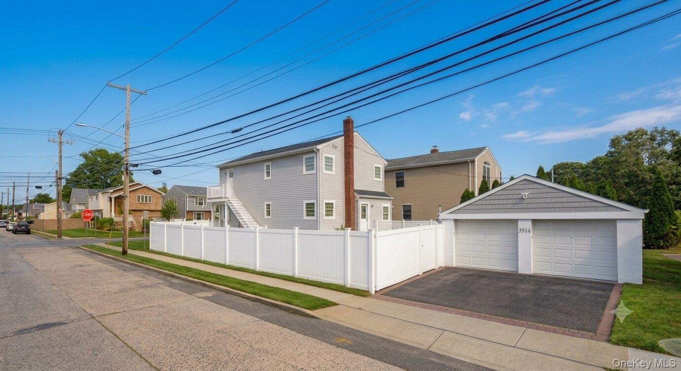3914 Waverly Avenue Property Photo 2